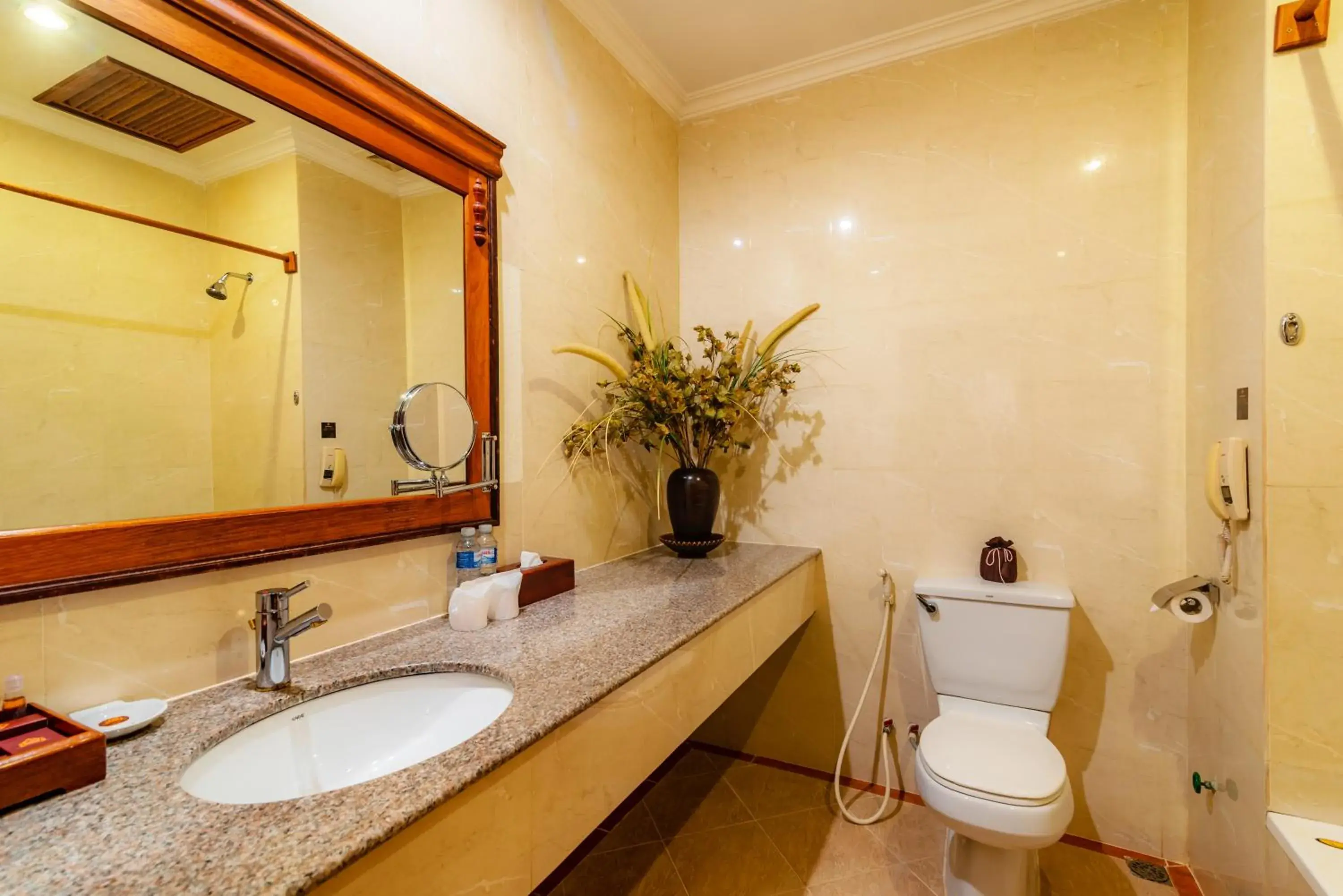 Bathroom in Empress Residence Resort and Spa