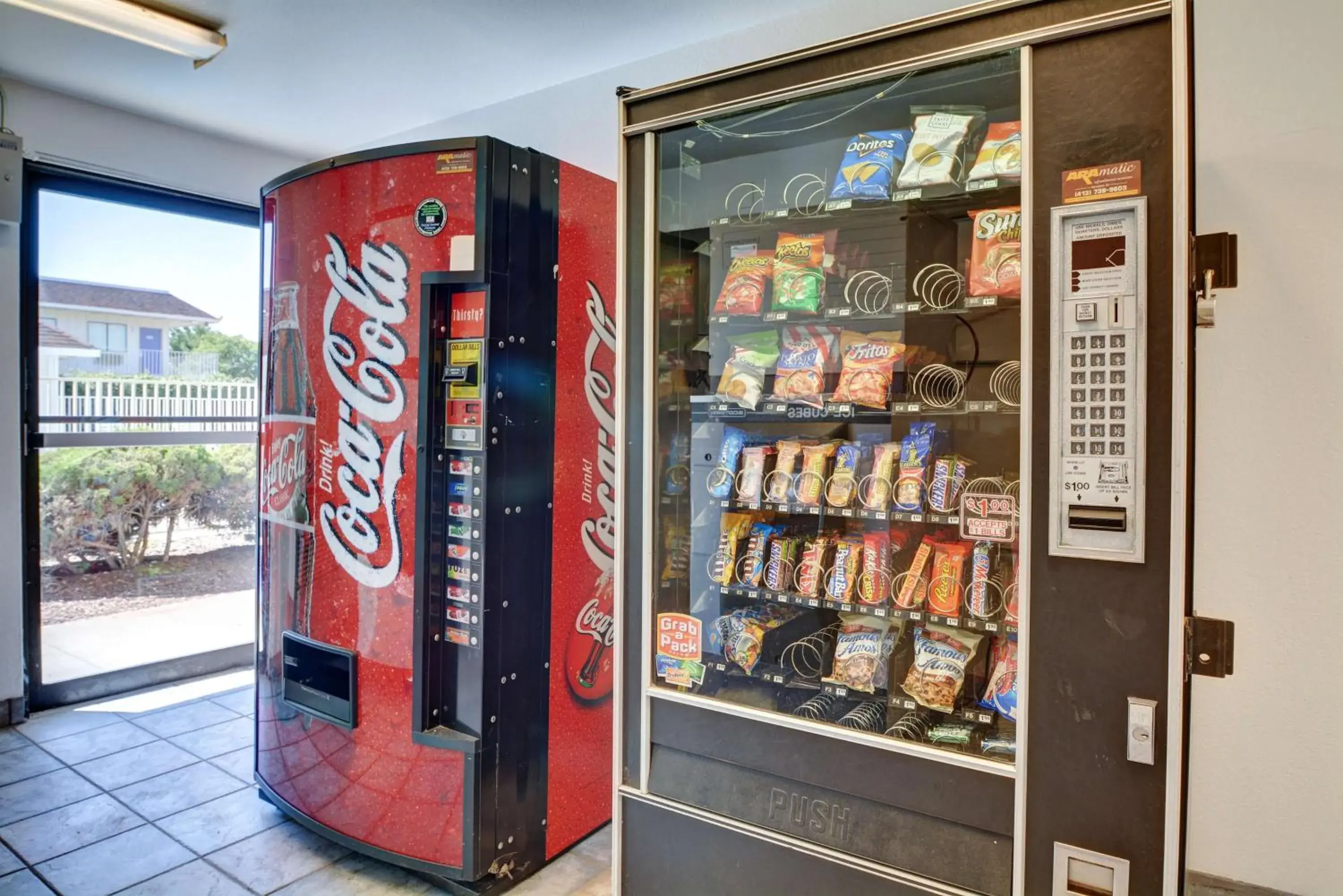 Property building in Motel 6-Windsor Locks, CT - Hartford Property building in Motel 6-Windsor Locks, CT - Hartford