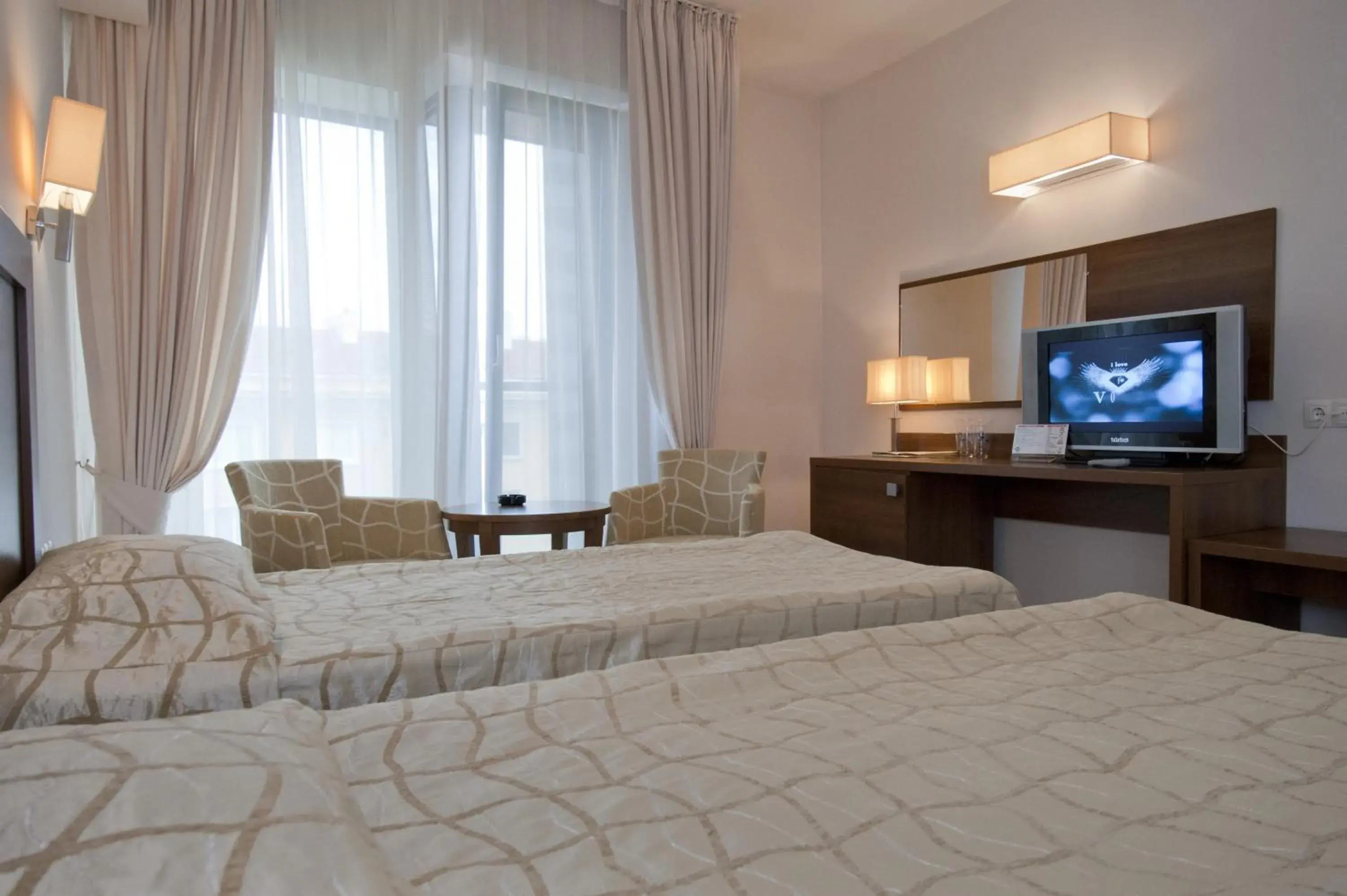 Bedroom, Bed in Hotel Burgas