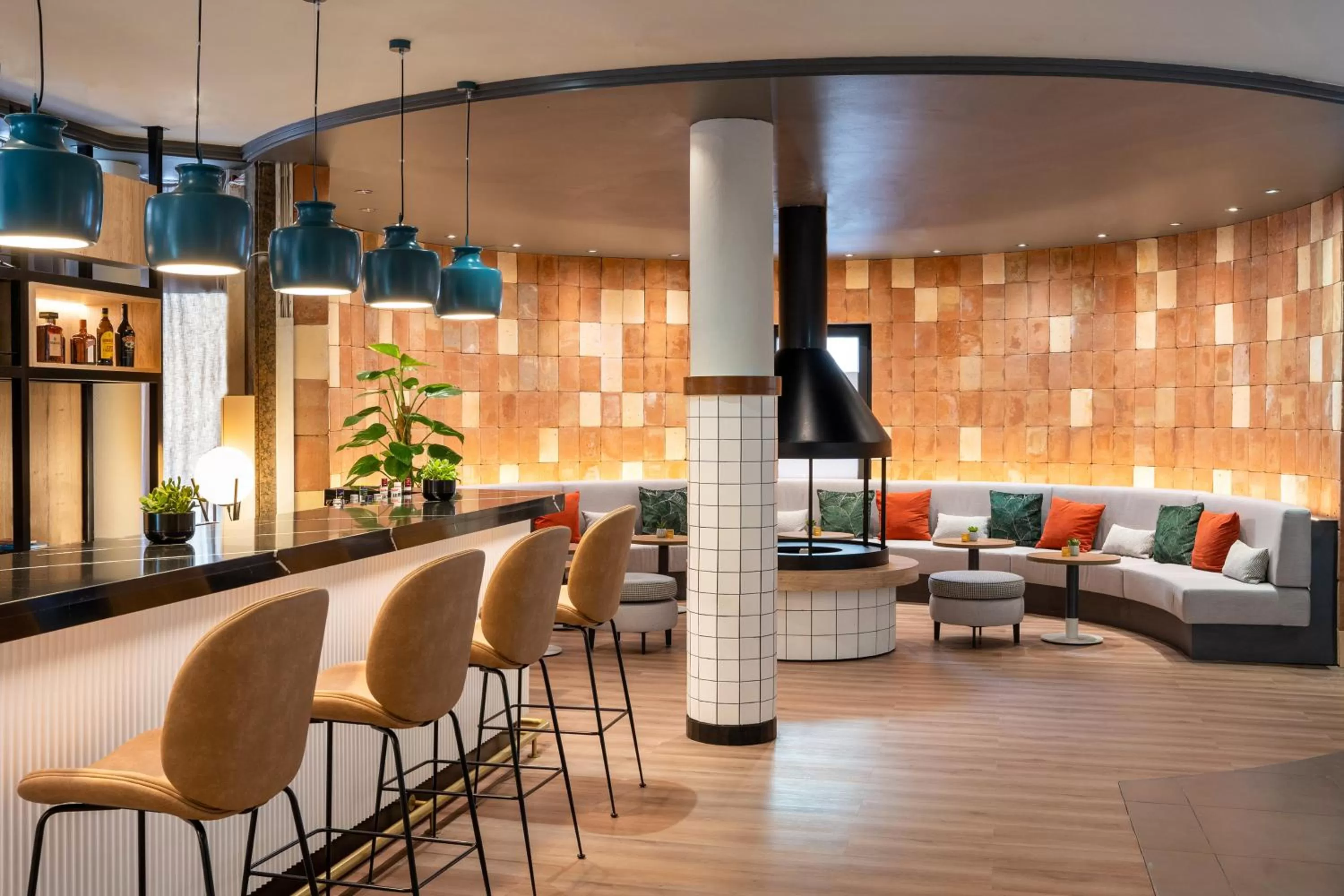 Lounge or bar in Hotel München City Center affiliated by Meliá