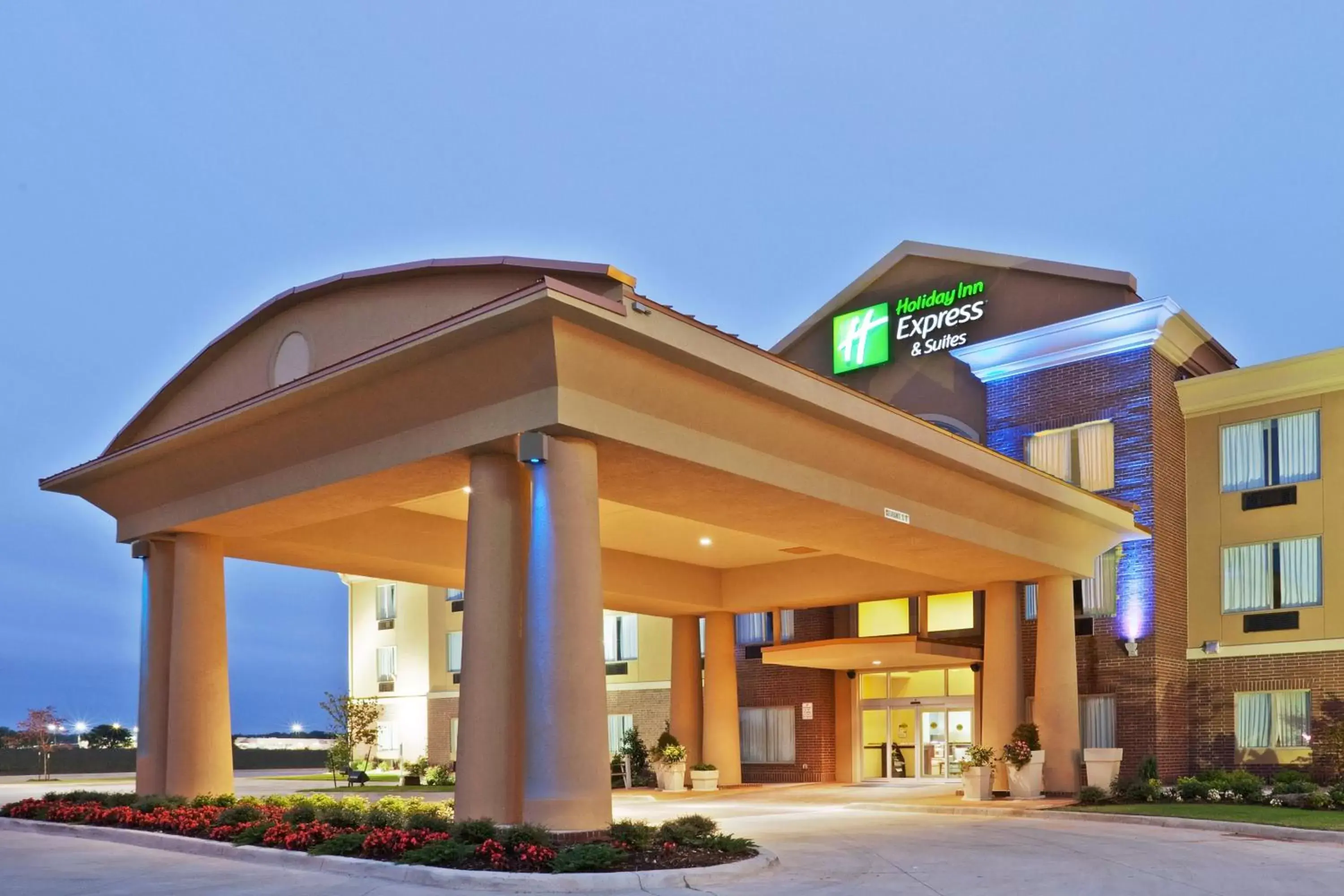 Property building in Holiday Inn Express and Suites Hotel - Pauls Valley by IHG Property building in Holiday Inn Express and Suites Hotel - Pauls Valley by IHG