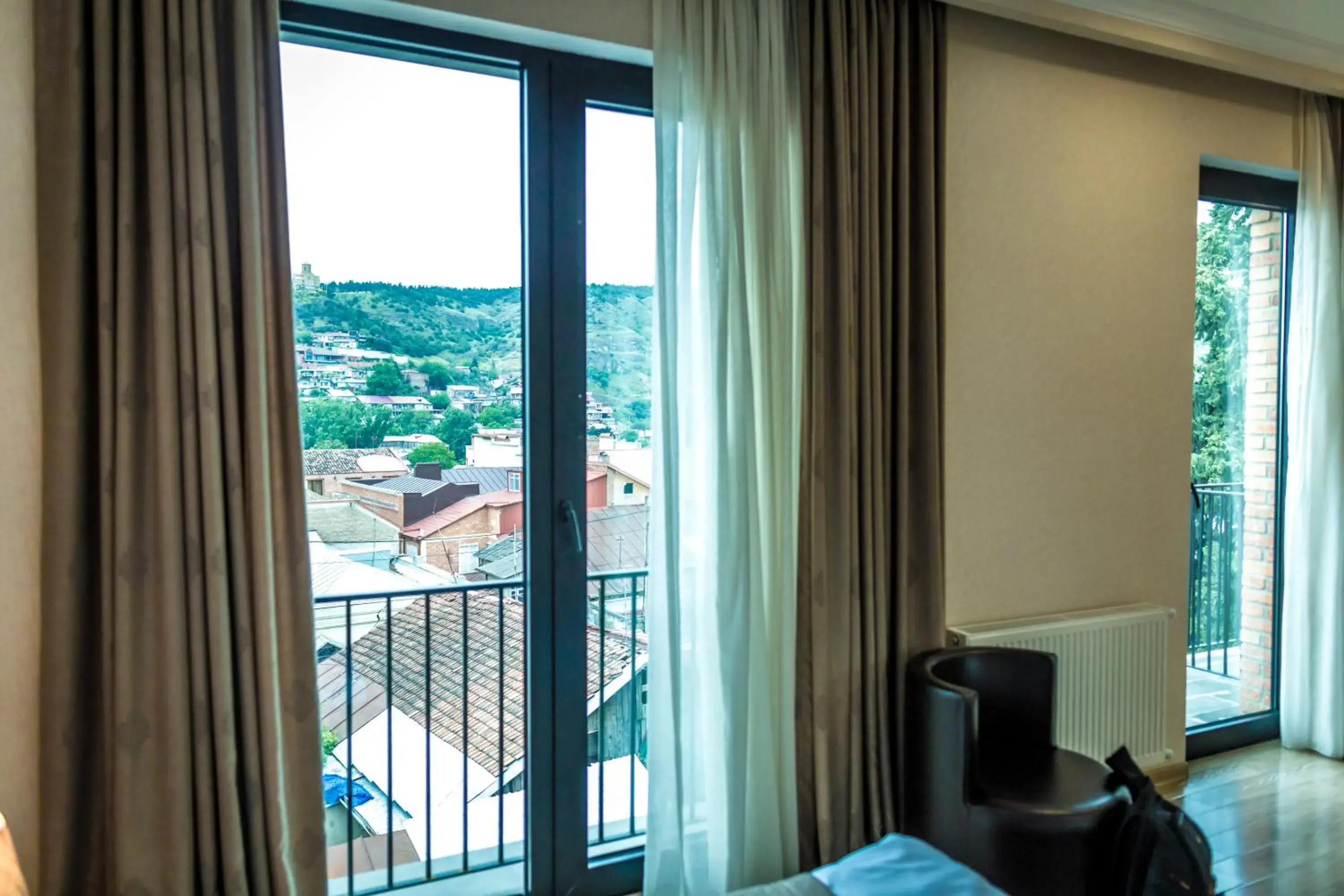 Mountain view in Cherry Garden Mountain view in Cherry Garden