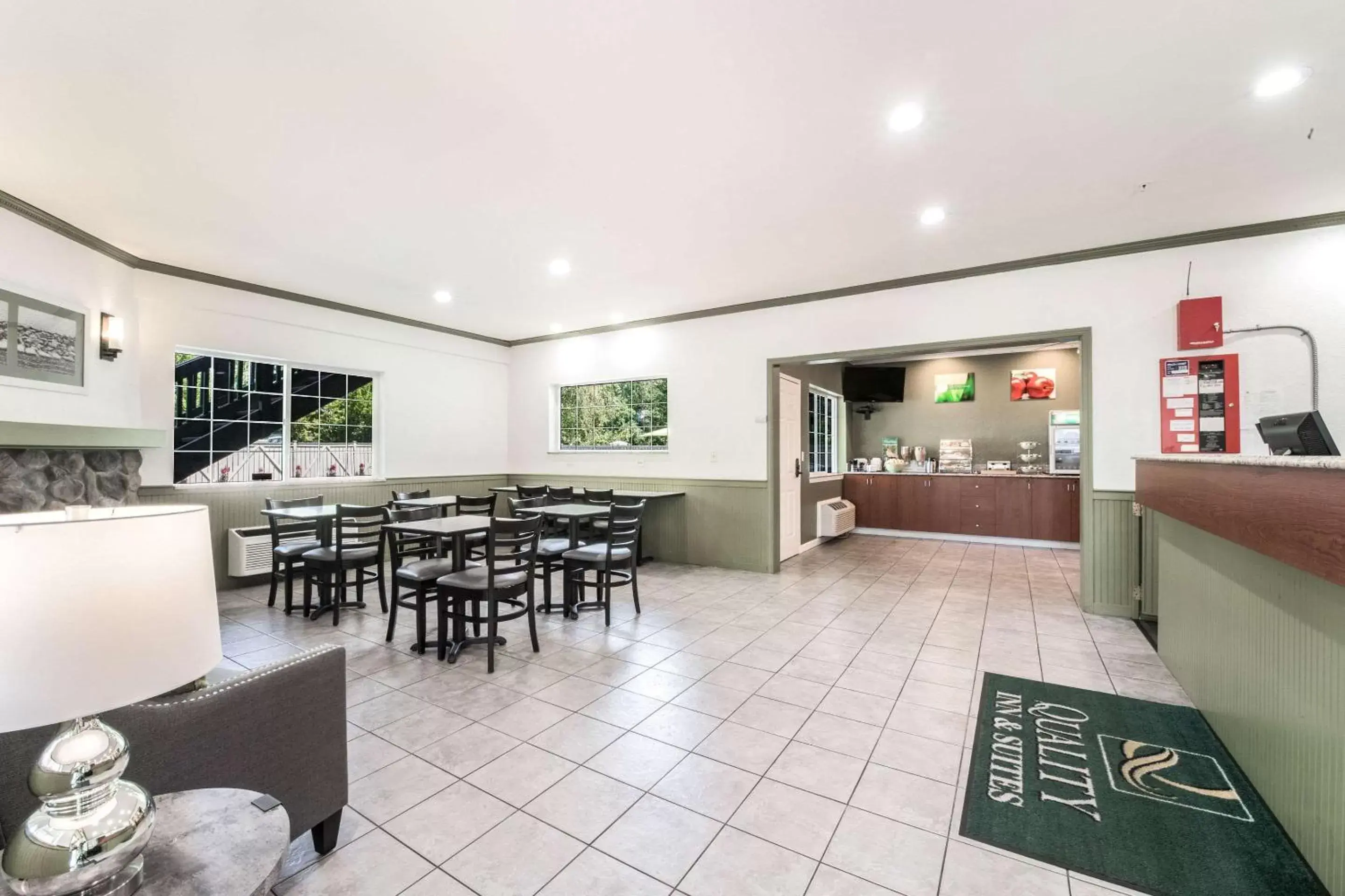 Lobby or reception in Quality Inn & Suites Bainbridge Island