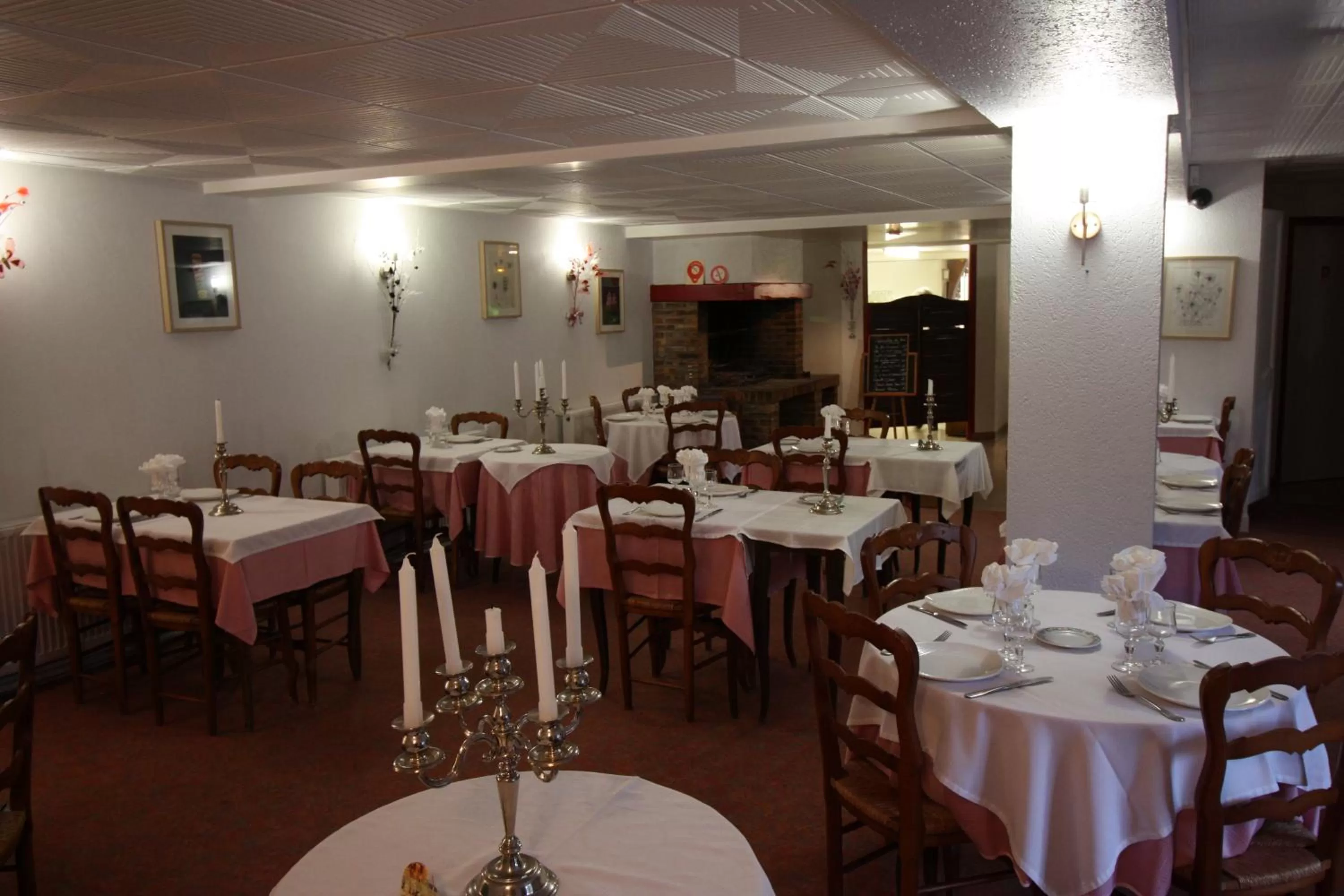 Restaurant/places to eat in Hotel Les Deux Sapins