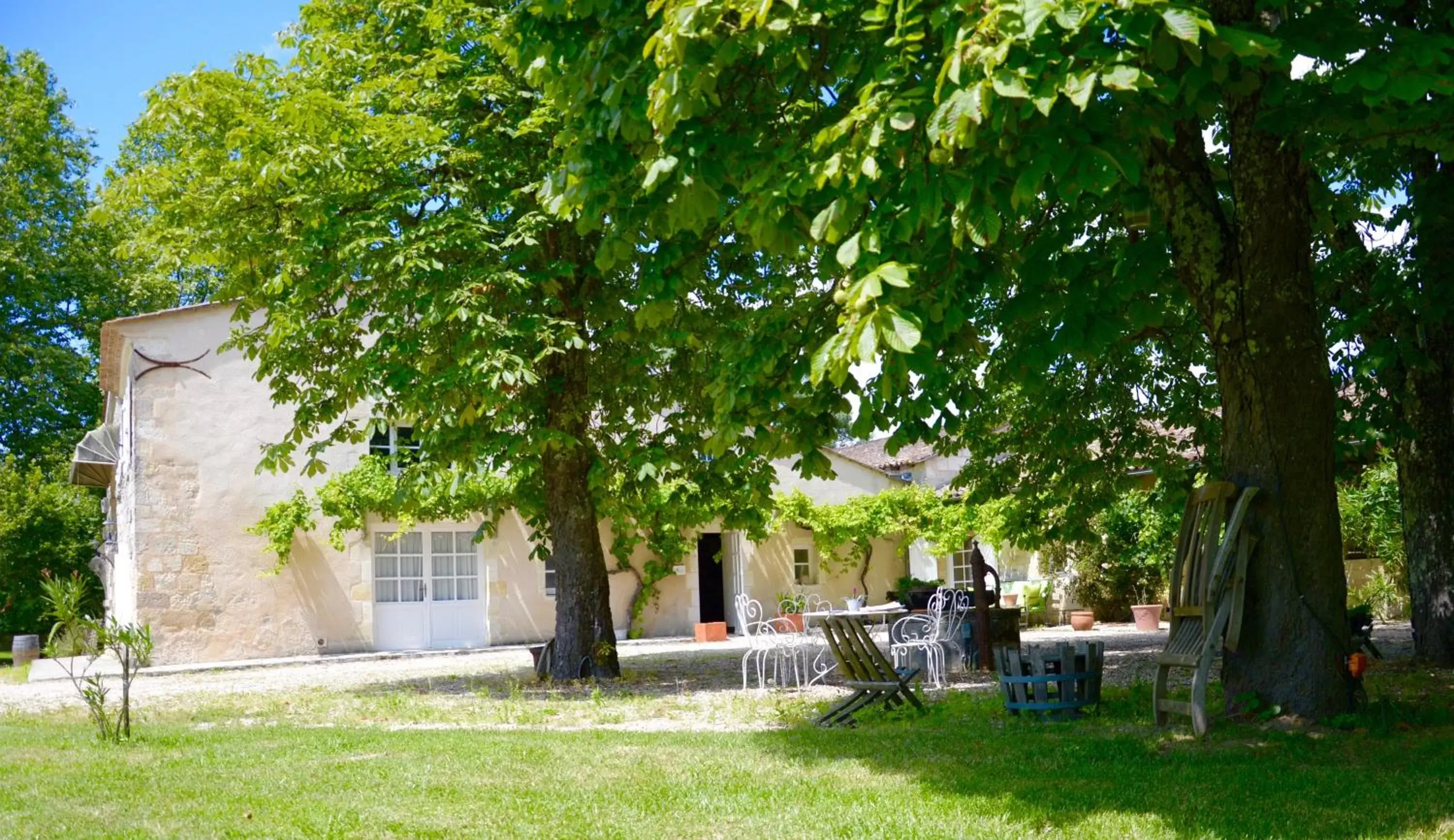 Property building, Garden in Chateau de la Vieille Chapelle