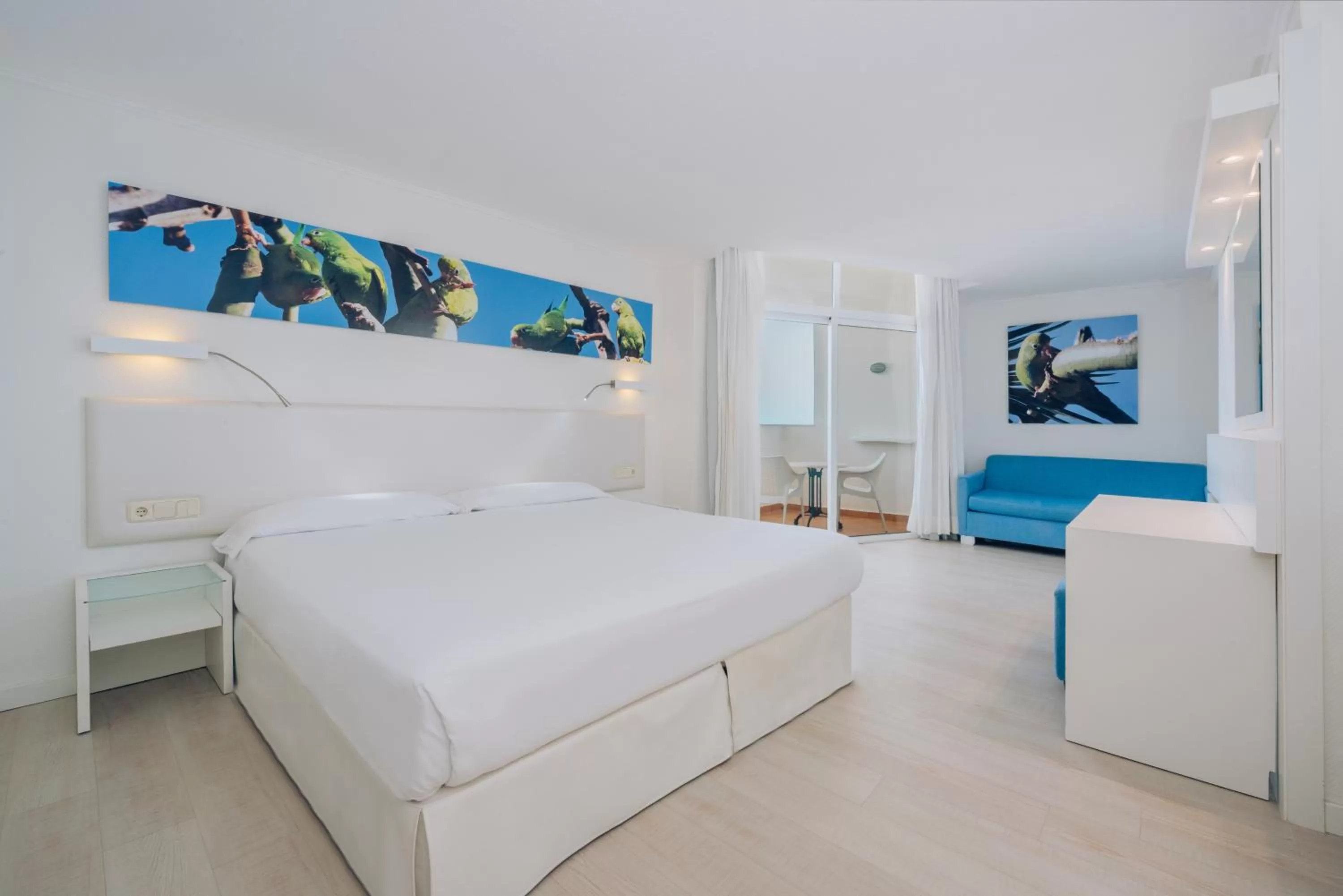 Bedroom, Bed in Iberostar Waves Bouganville Playa