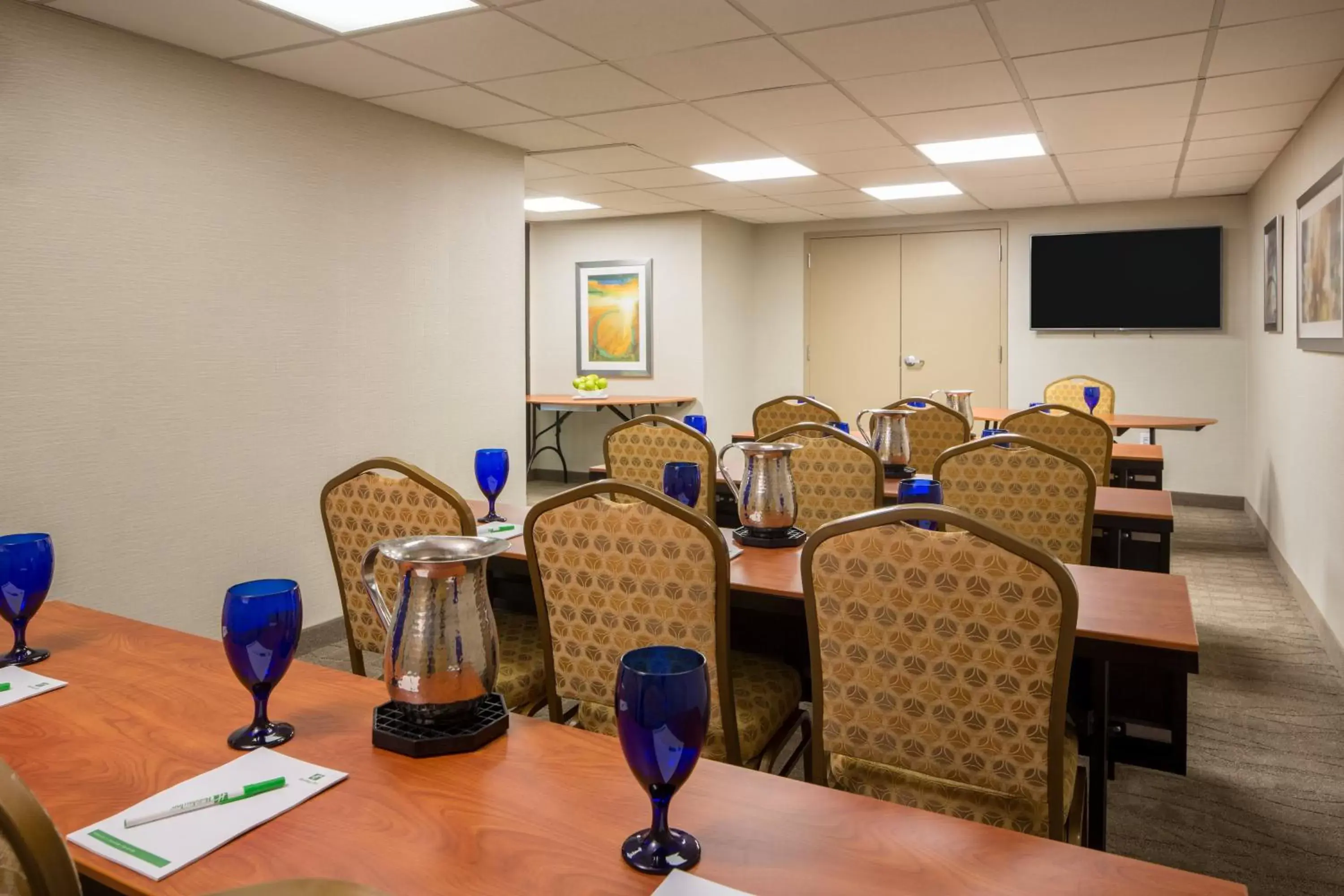 Meeting/conference room in Holiday Inn Columbia East-Jessup, an IHG Hotel