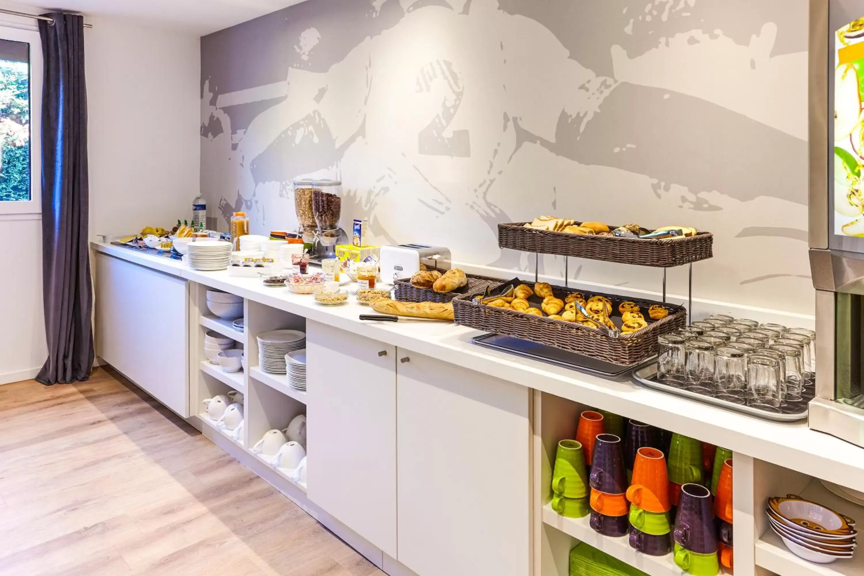Buffet breakfast in ibis Styles Toulouse Nord Sesquieres Buffet breakfast in ibis Styles Toulouse Nord Sesquieres