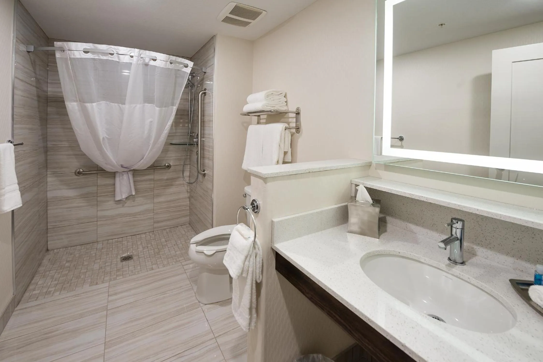 Bath in Encore Suites by Service Plus Inns