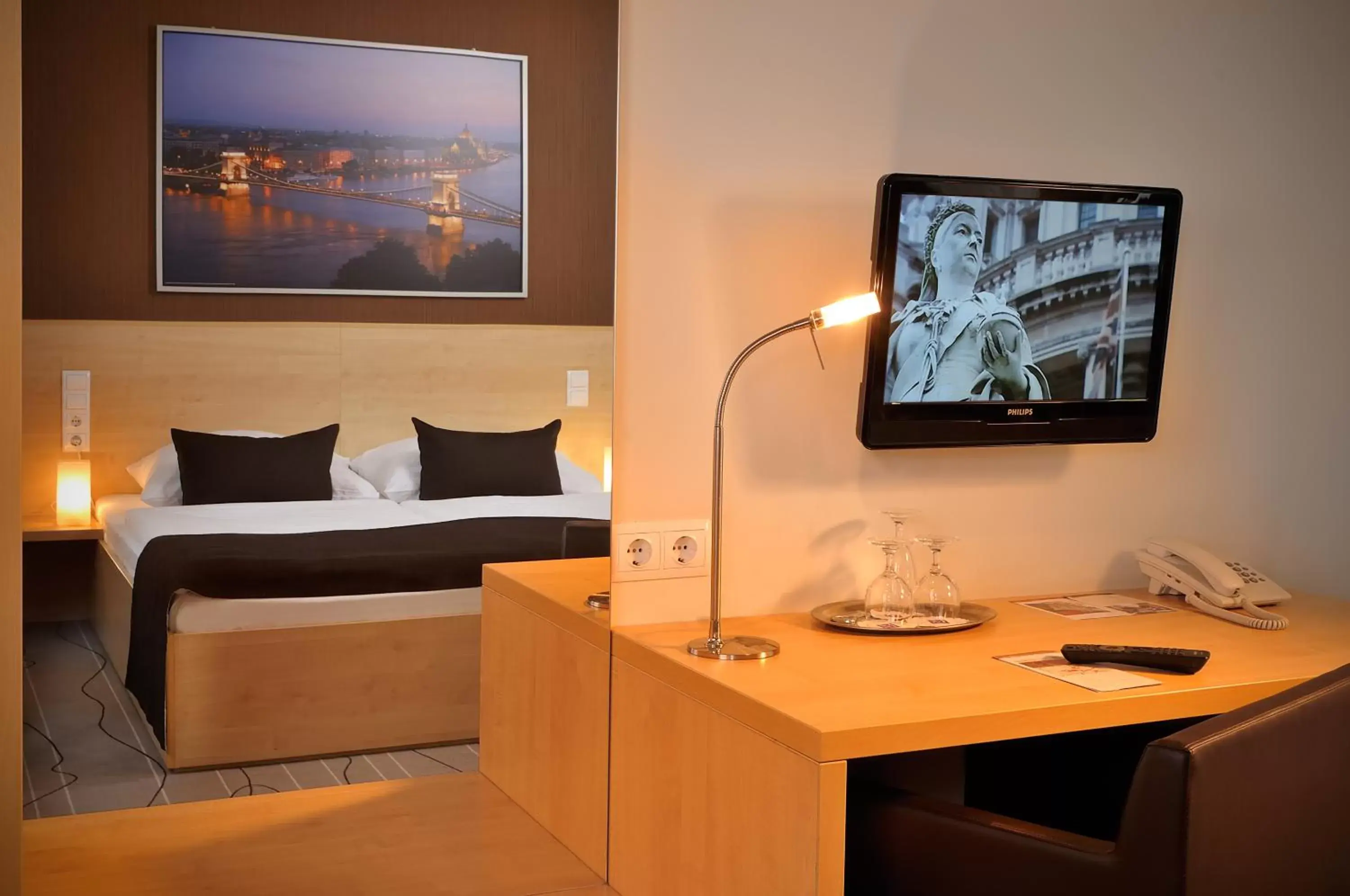 TV and multimedia, TV/Entertainment Center in Promenade City Hotel