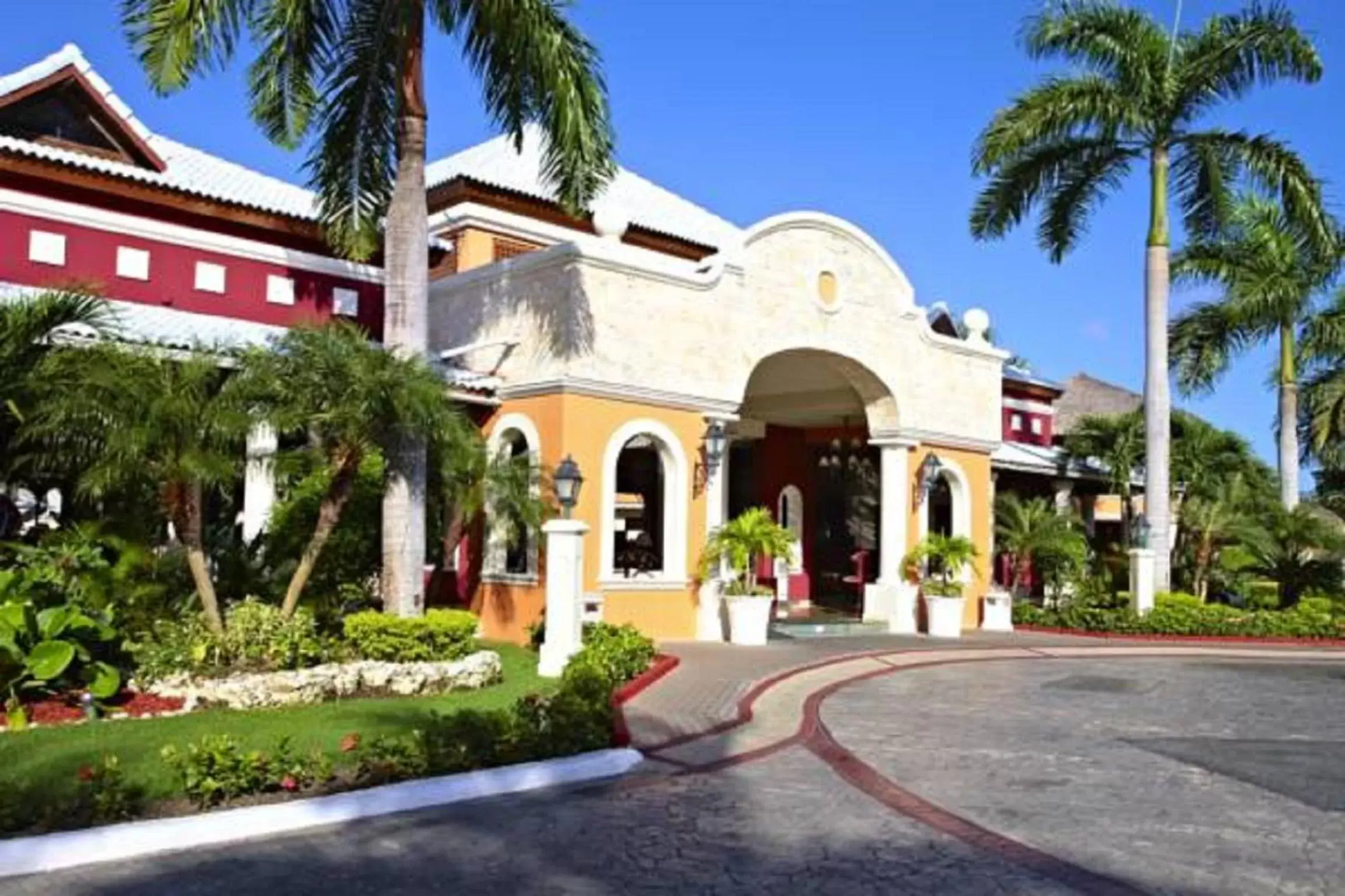 Facade/entrance, Property Building in Bahia Principe Grand Turquesa - All Inclusive