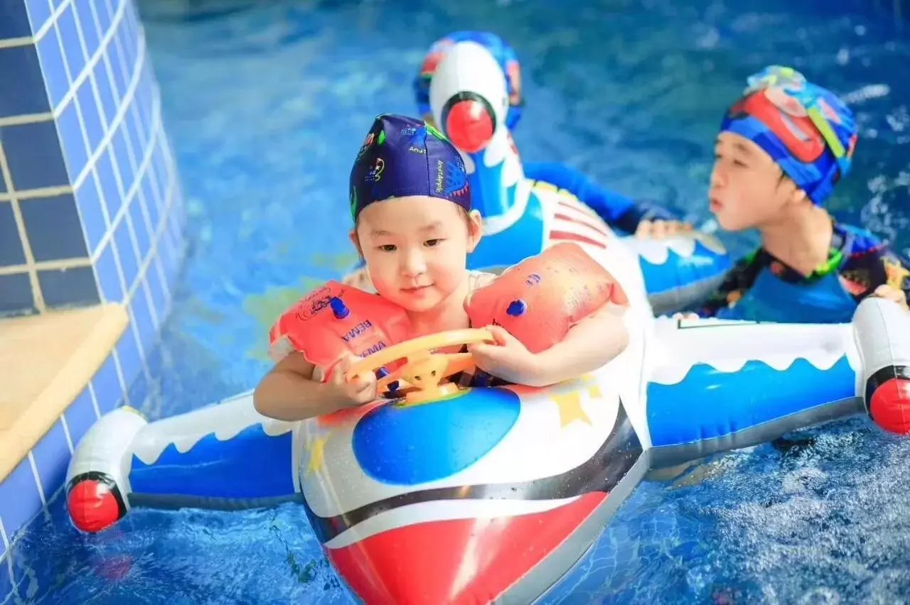 Swimming pool, Children in Kempinski Hotel Suzhou