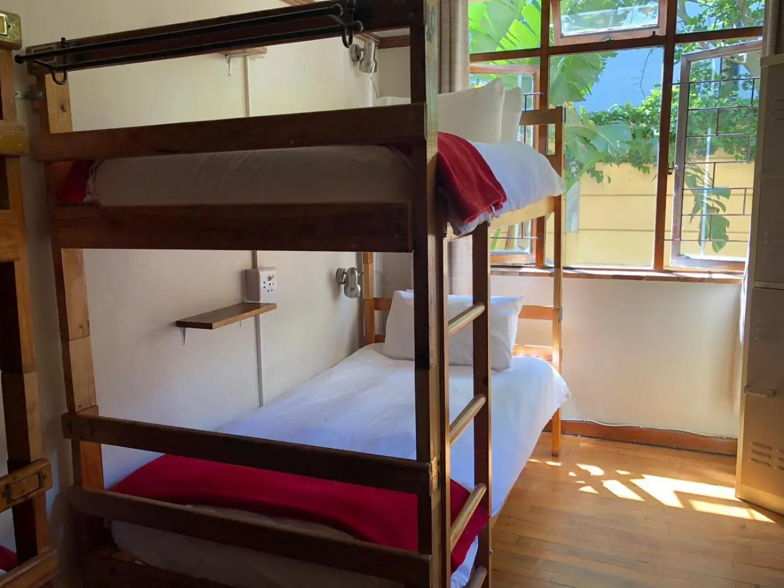 Inner courtyard view, Bunk Bed in A Sunflower Stop Backpackers