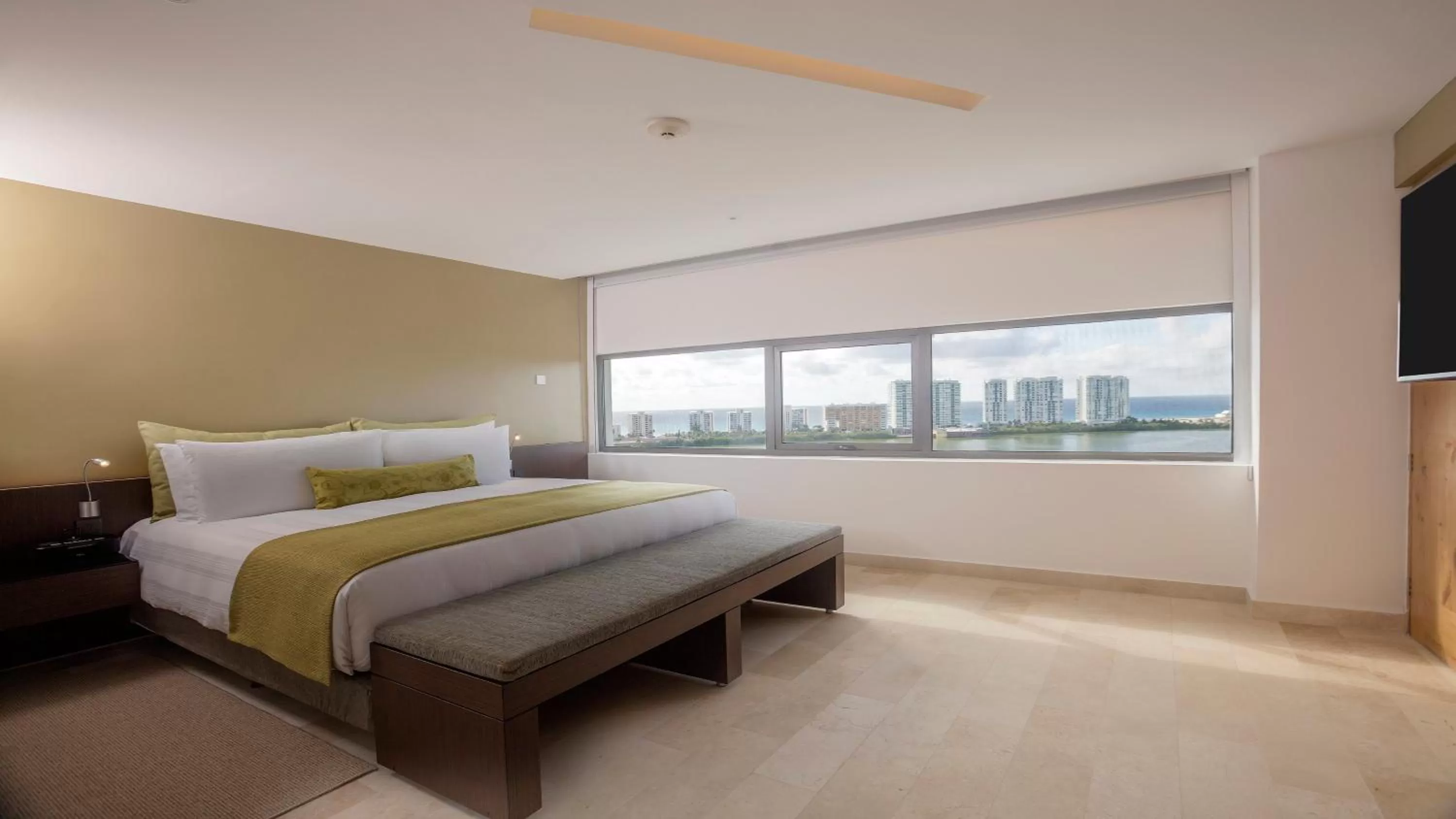 Bedroom, Bed in Presidente InterContinental Cancun Resort