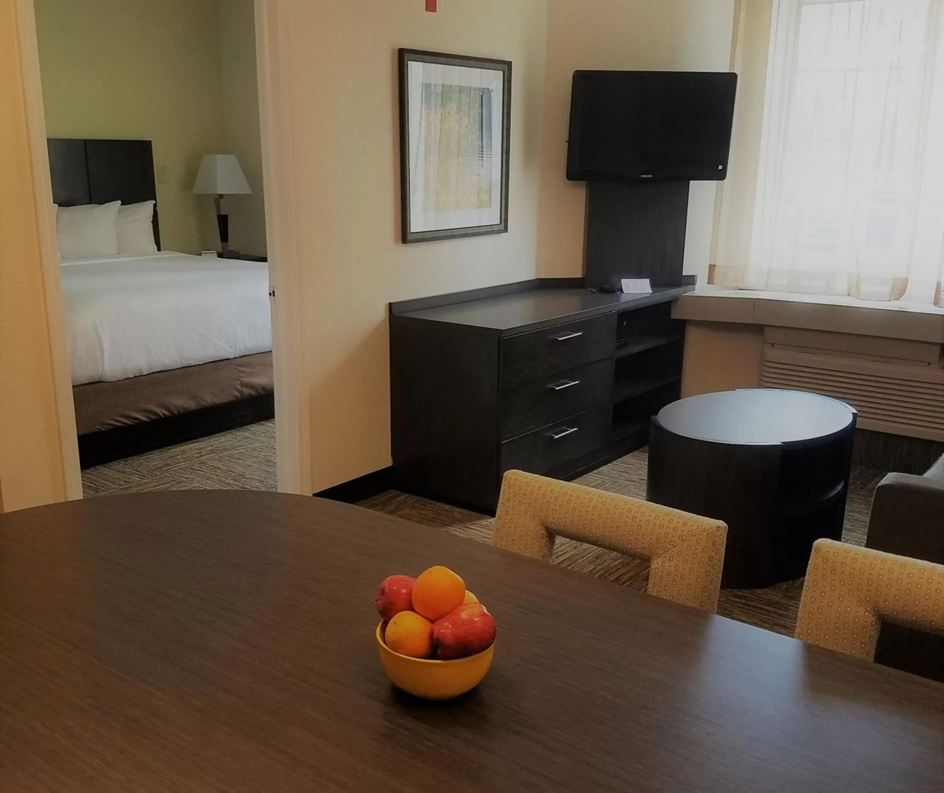 Photo of the whole room, TV/Entertainment Center in Candlewood Suites - East Syracuse - Carrier Circle, an IHG Hotel