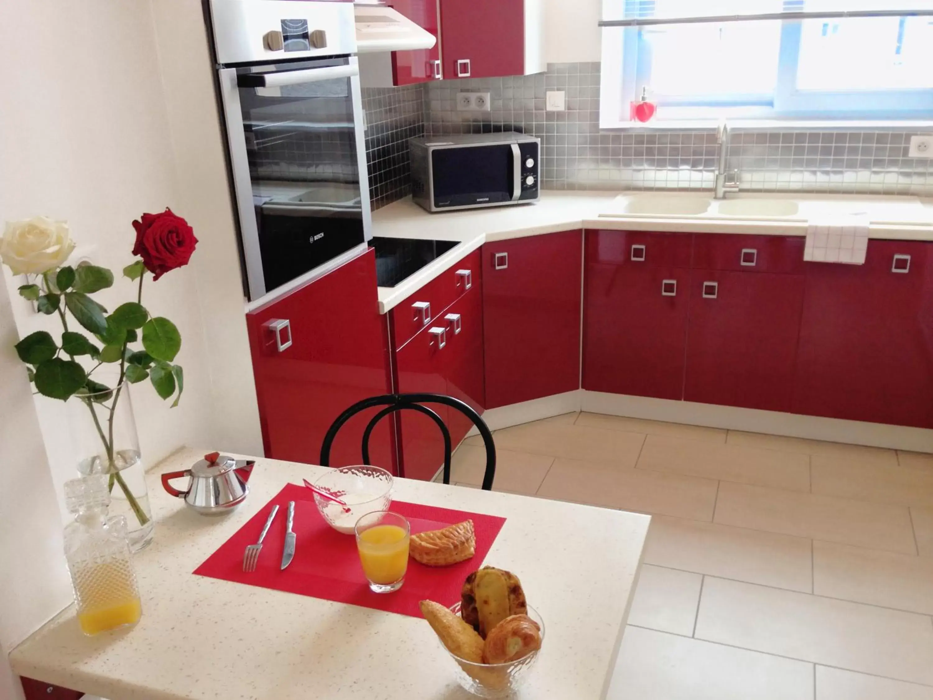 Continental breakfast, Kitchen/Kitchenette in APPART'HOTEL61