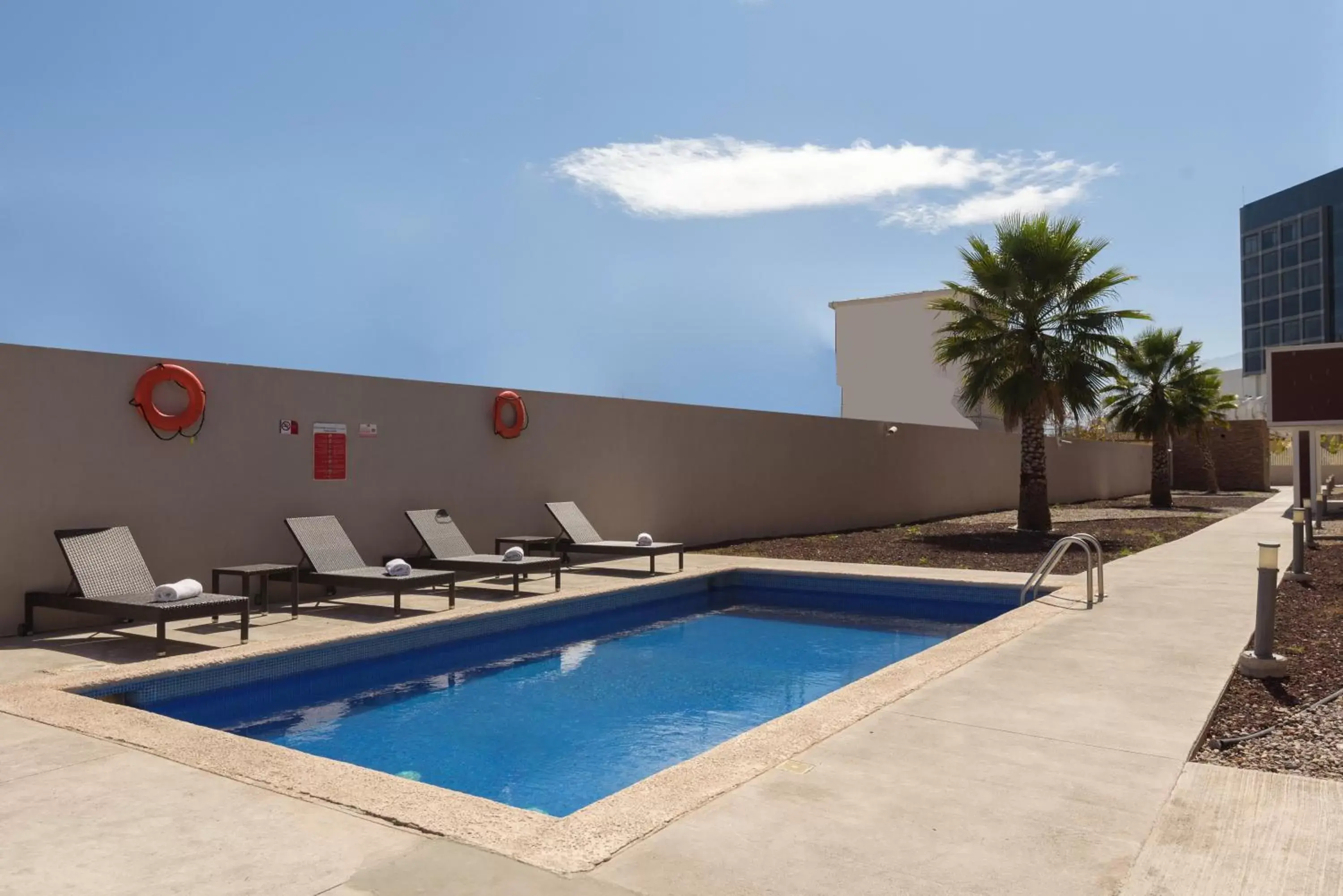 Pool view, Swimming Pool in Extended Suites Saltillo Galerías