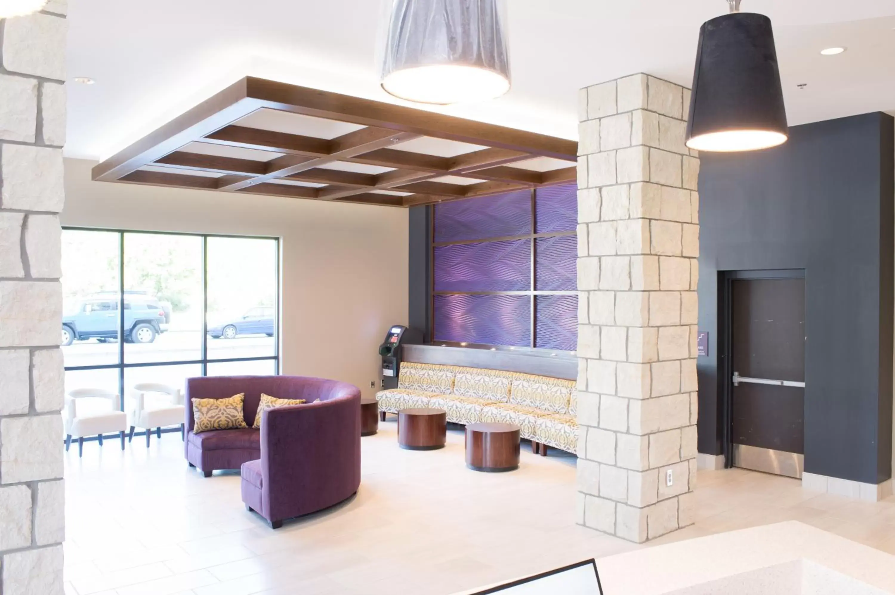 Lobby or reception, Seating Area in Bluemont Hotel