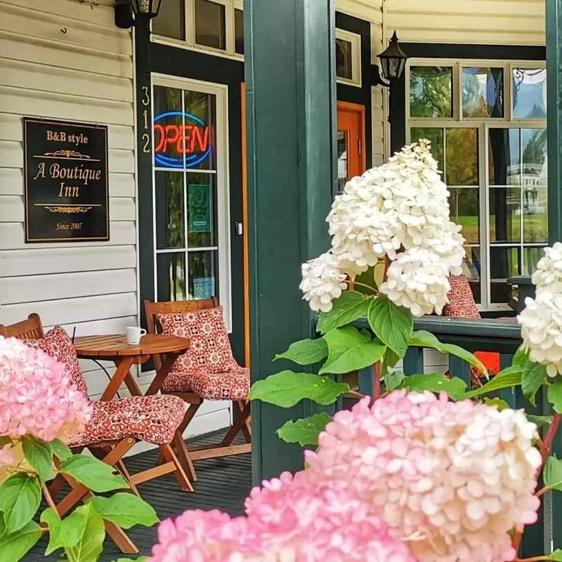 Property building in Courthouse Inn Revelstoke