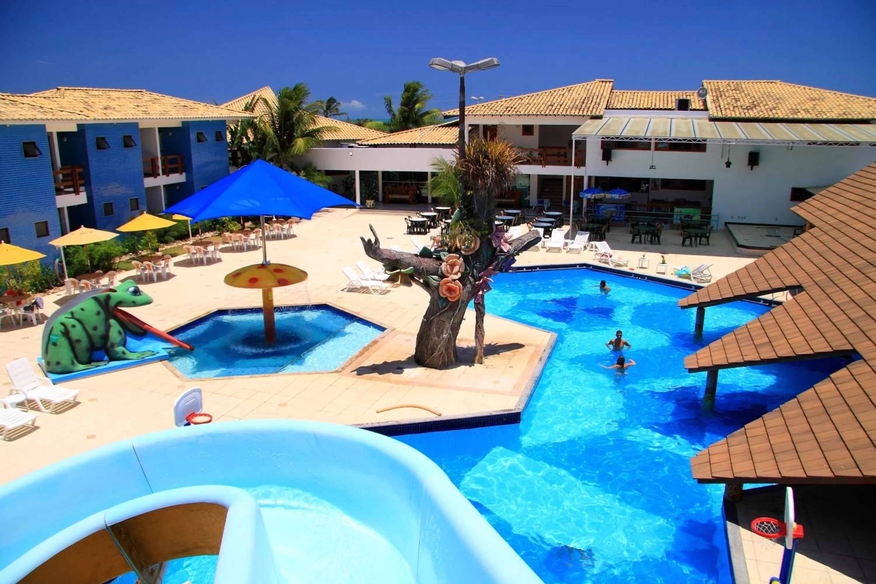 Pool view in Brisa da Praia Park Hotel