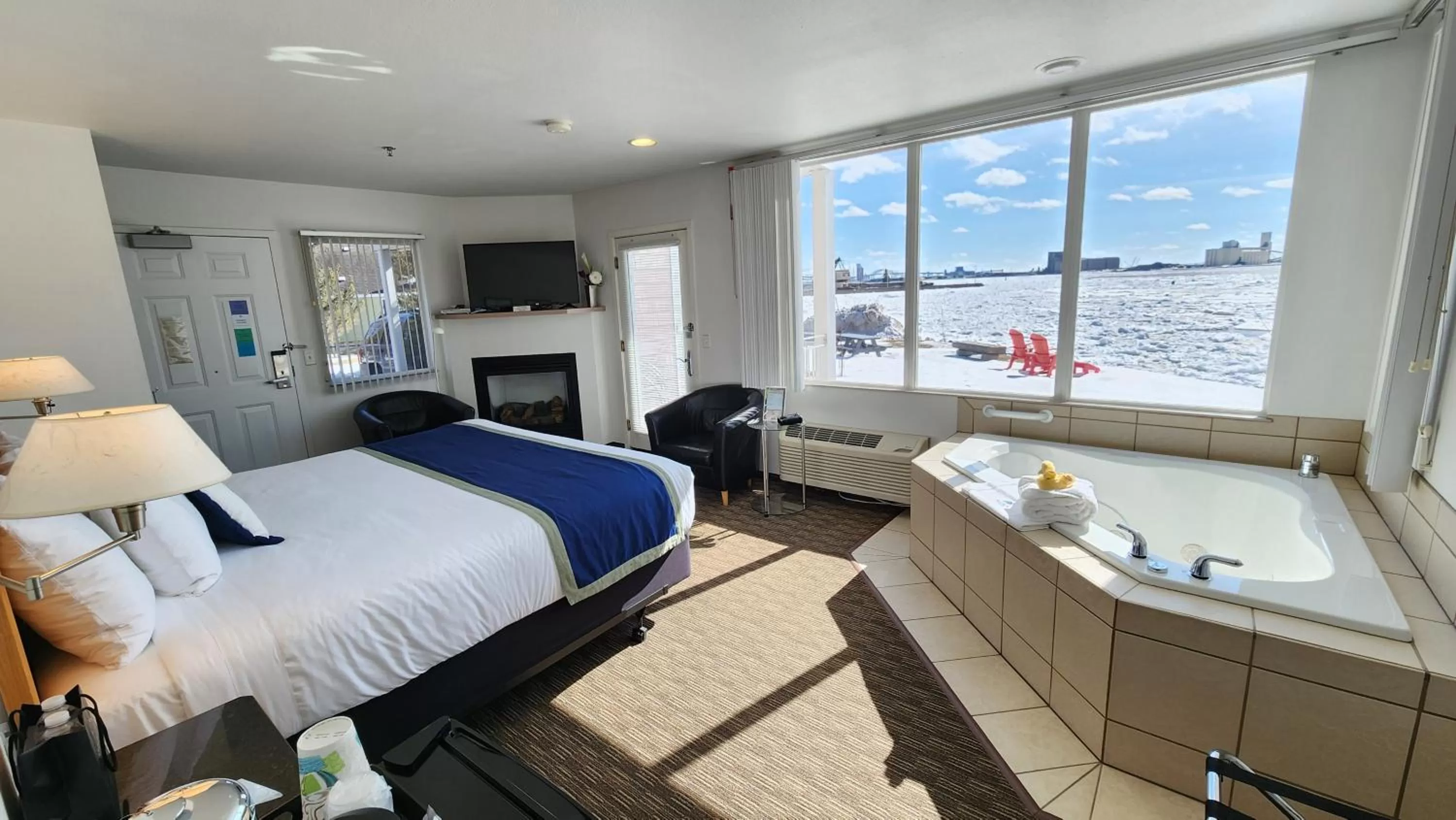 Bed in South Pier Inn