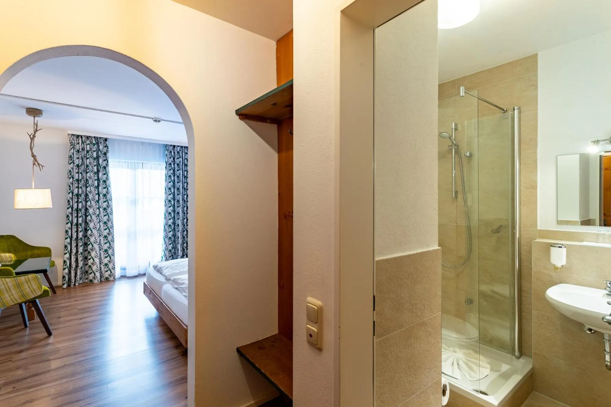 Shower in Das Bergmayr - Chiemgauer Alpenhotel