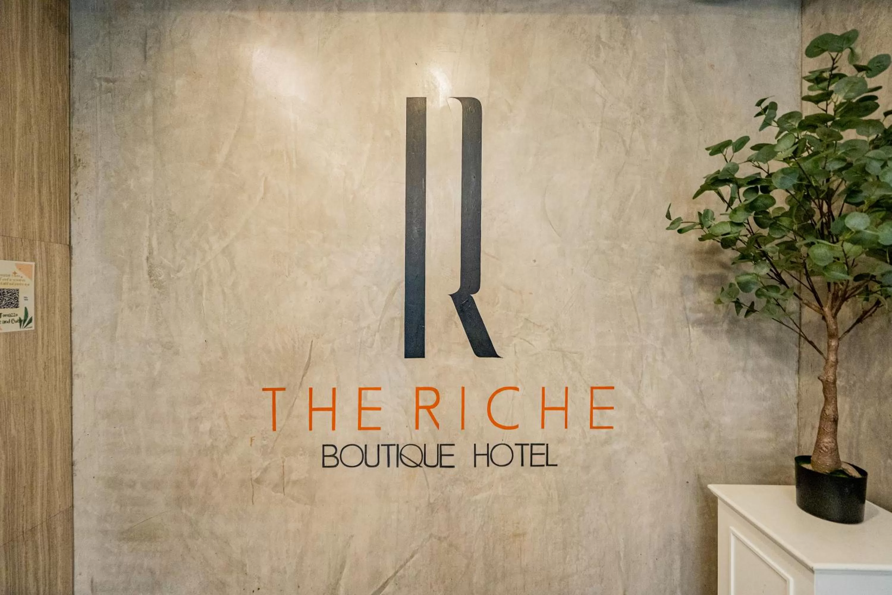 Logo/Certificate/Sign in The Riche Boutique SHA Plus