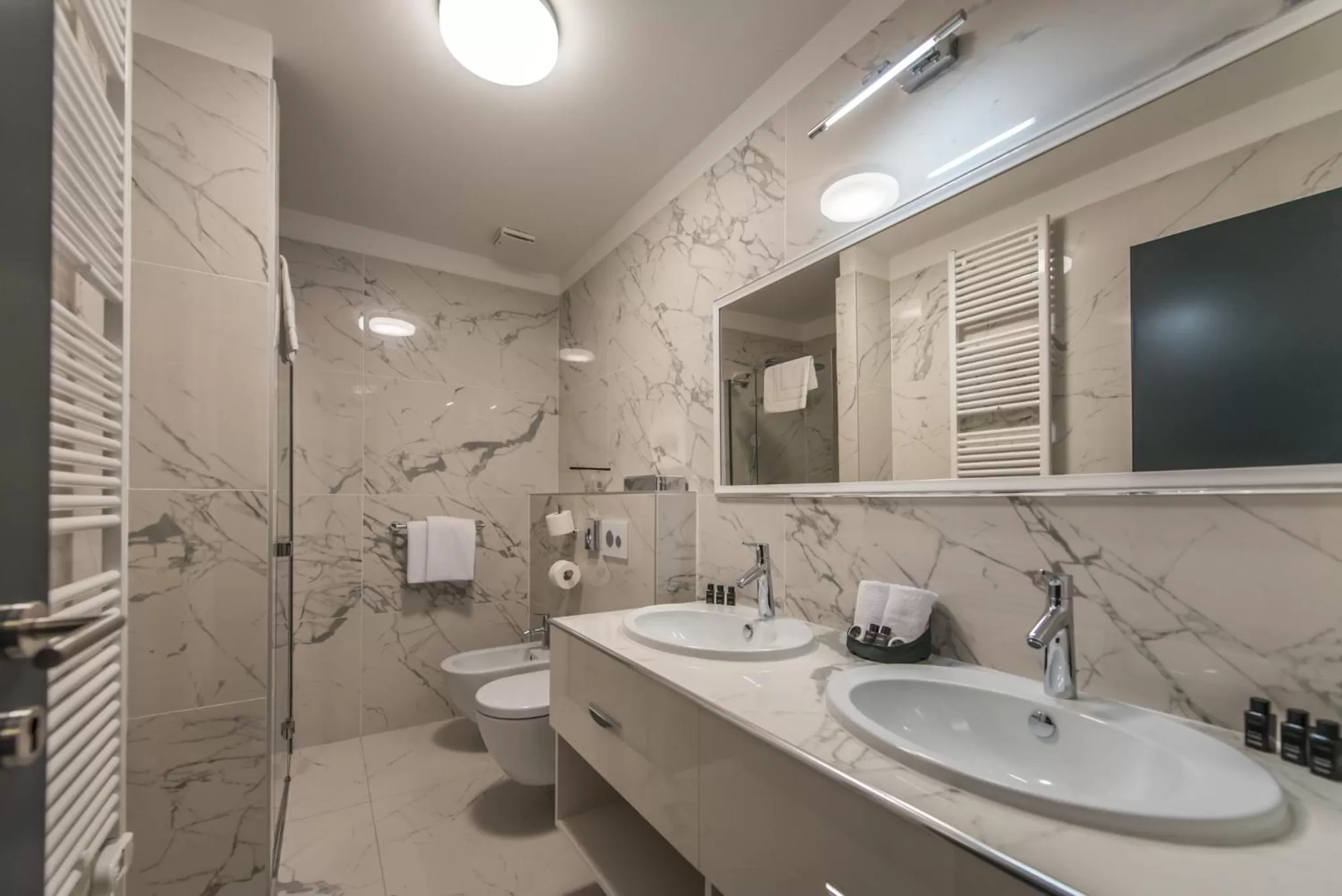 Toilet in Boutique Hotel Acacia