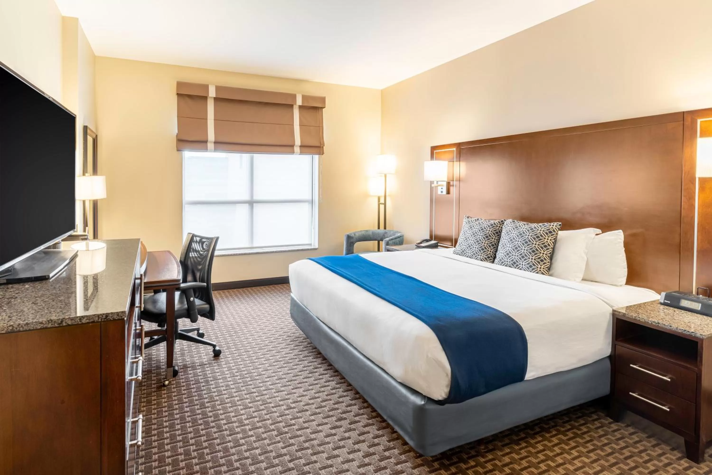 Bedroom in New Haven Hotel