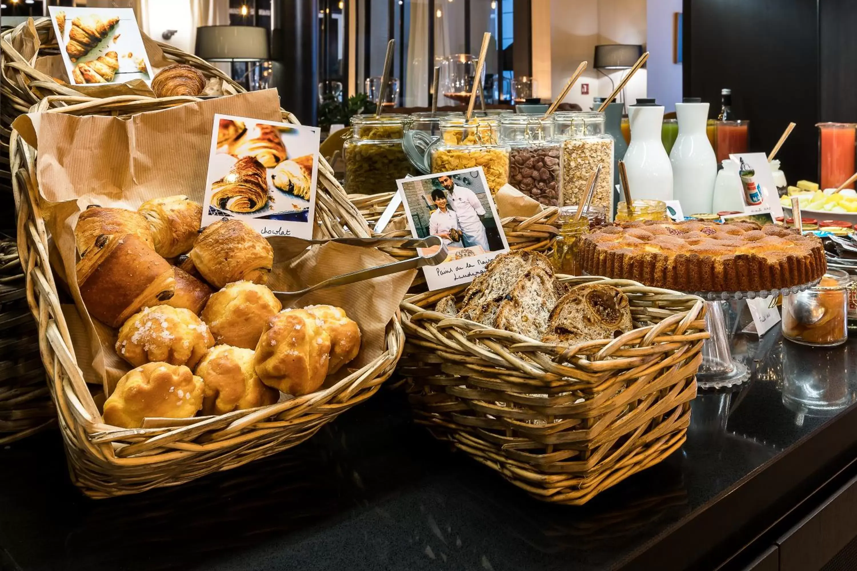 Buffet breakfast in Laz' Hotel Spa Urbain Paris