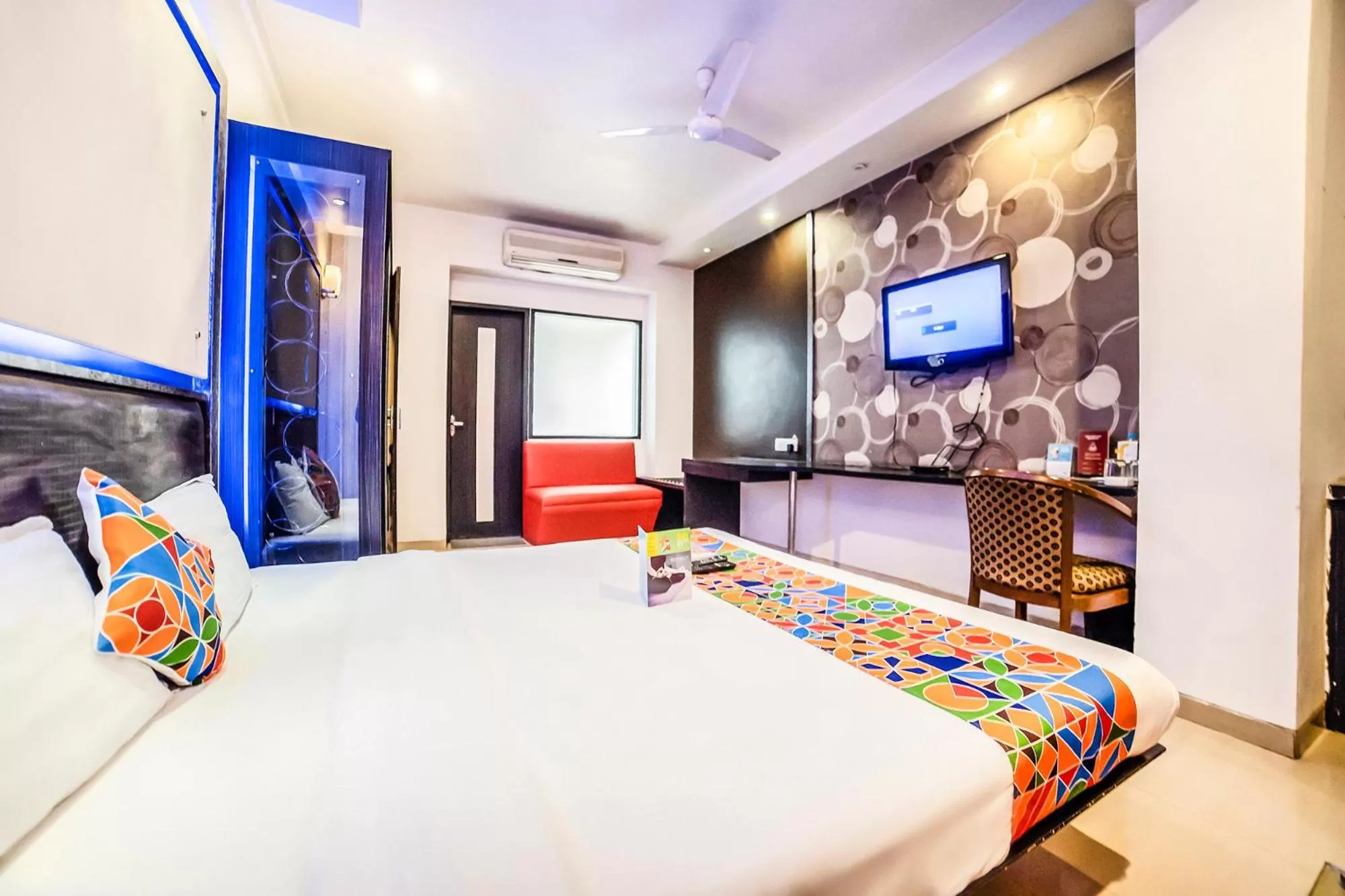 TV and multimedia, Bed in Rapid Lakme Executive Hotel