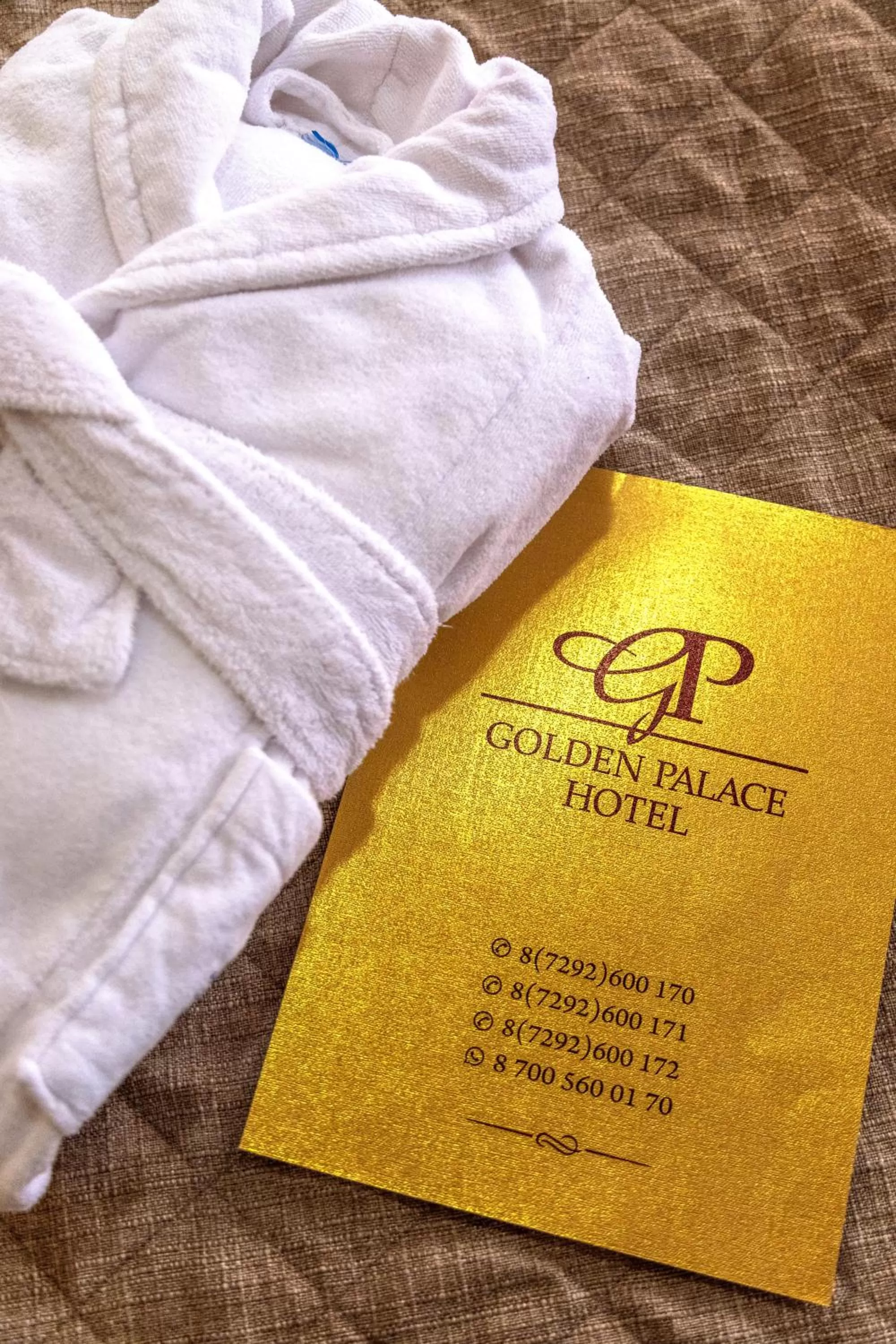 Bed in Golden Palace