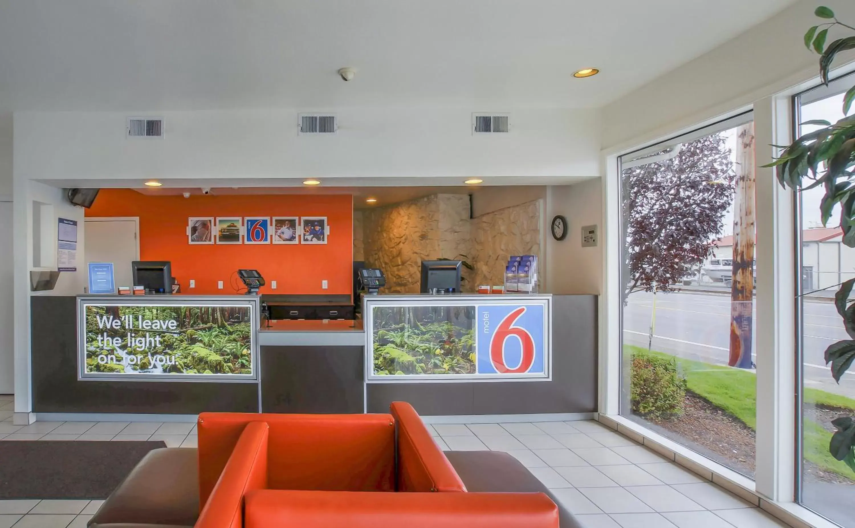 Lobby or reception, Lobby/Reception in Motel 6-Coos Bay, OR