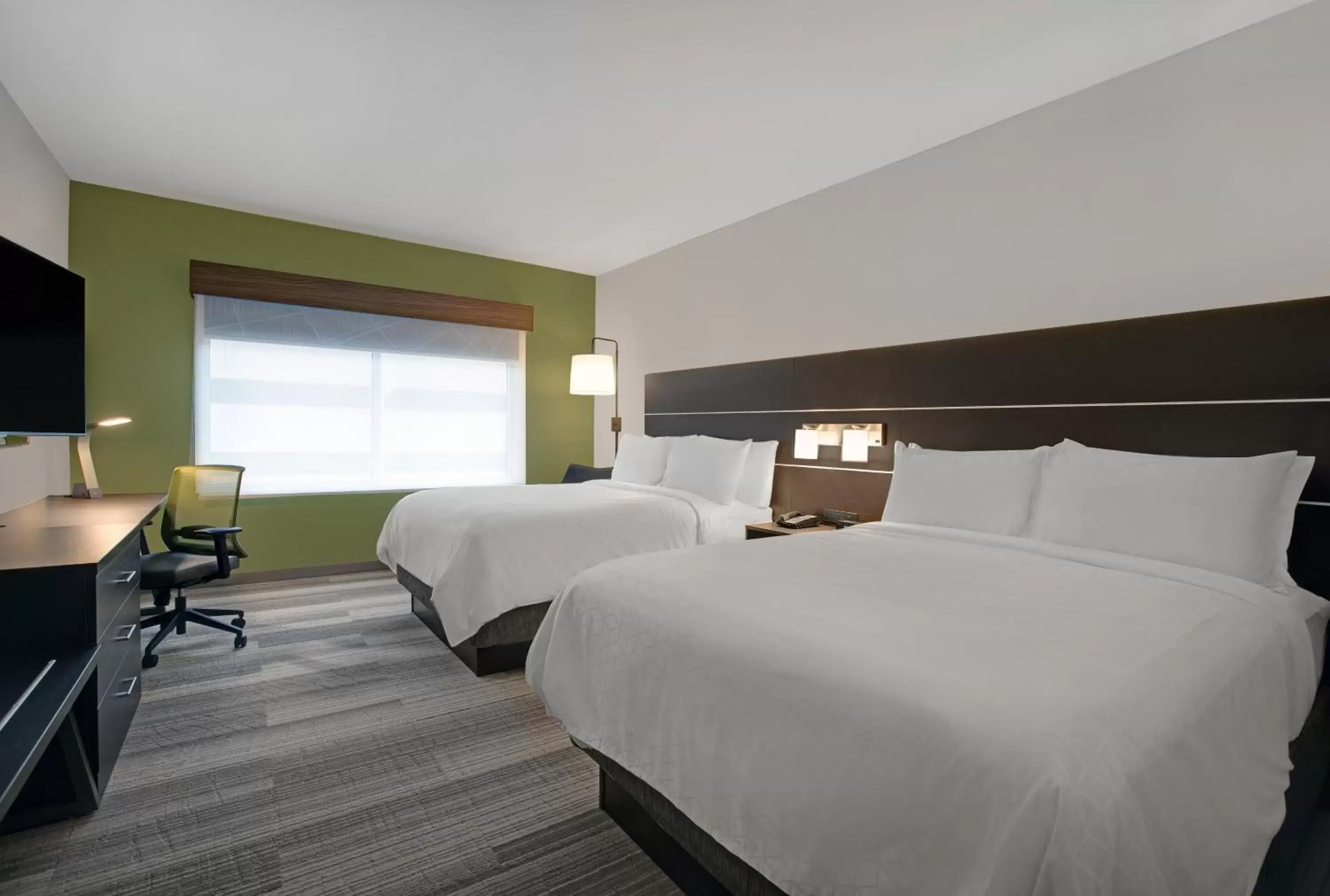 Photo of the whole room, Bed in Holiday Inn Express - Milwaukee Downtown, an IHG Hotel