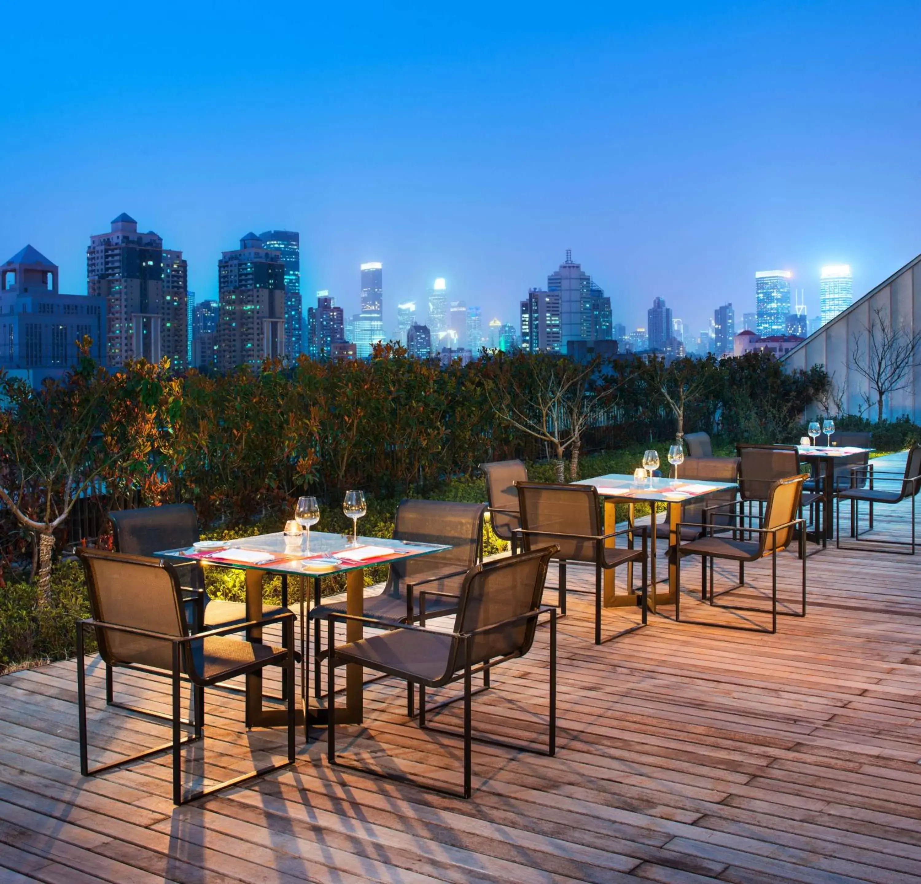 On site, Restaurant/Places to Eat in HUALUXE Shanghai Twelve At Hengshan, an IHG Hotel