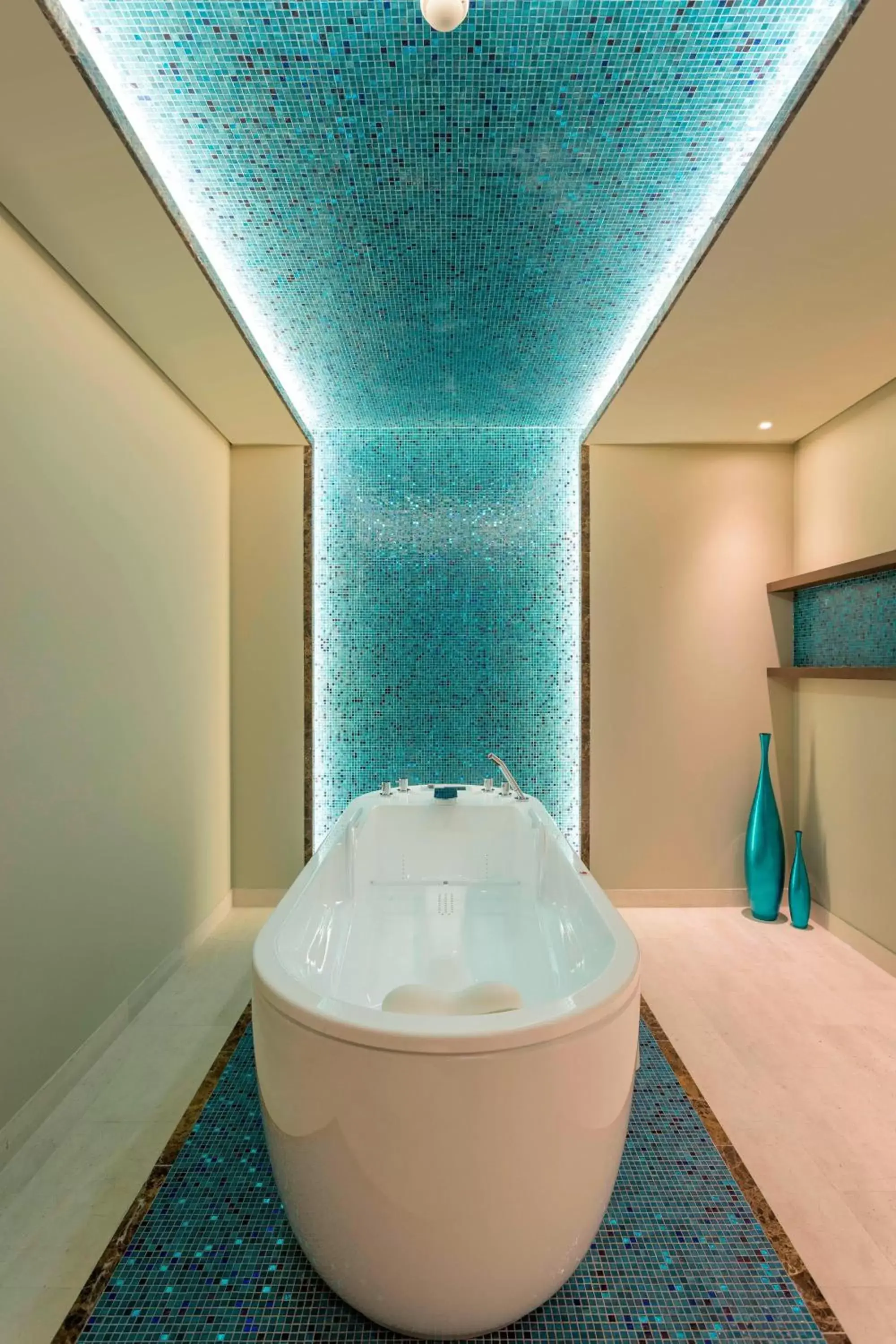 Spa and wellness centre/facilities, Bathroom in Pine Cliffs Ocean Suites, a Luxury Collection Resort & Spa, Algarve