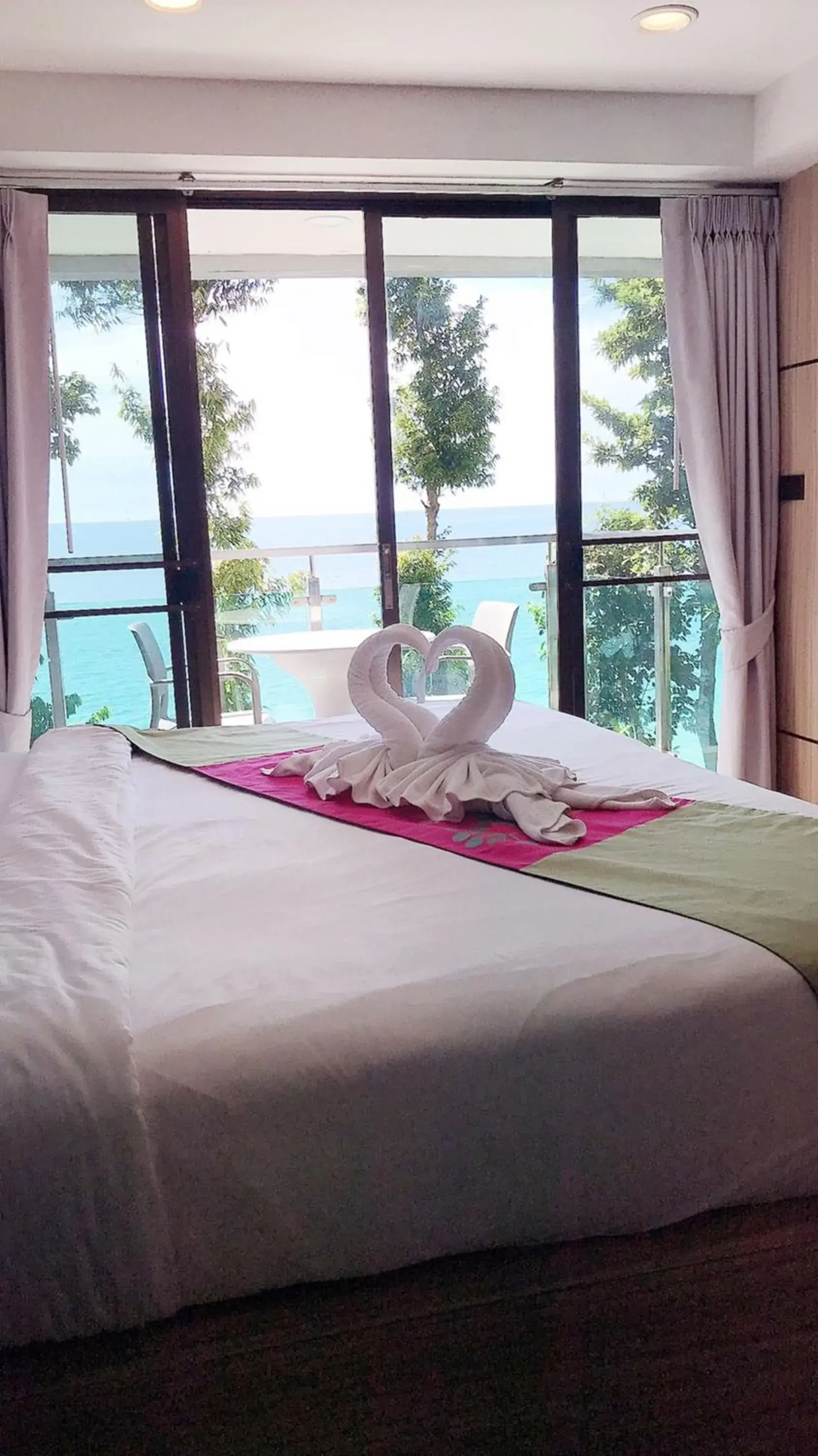 Bed in Cliff Lanta Suite-Koh Lanta Krabi