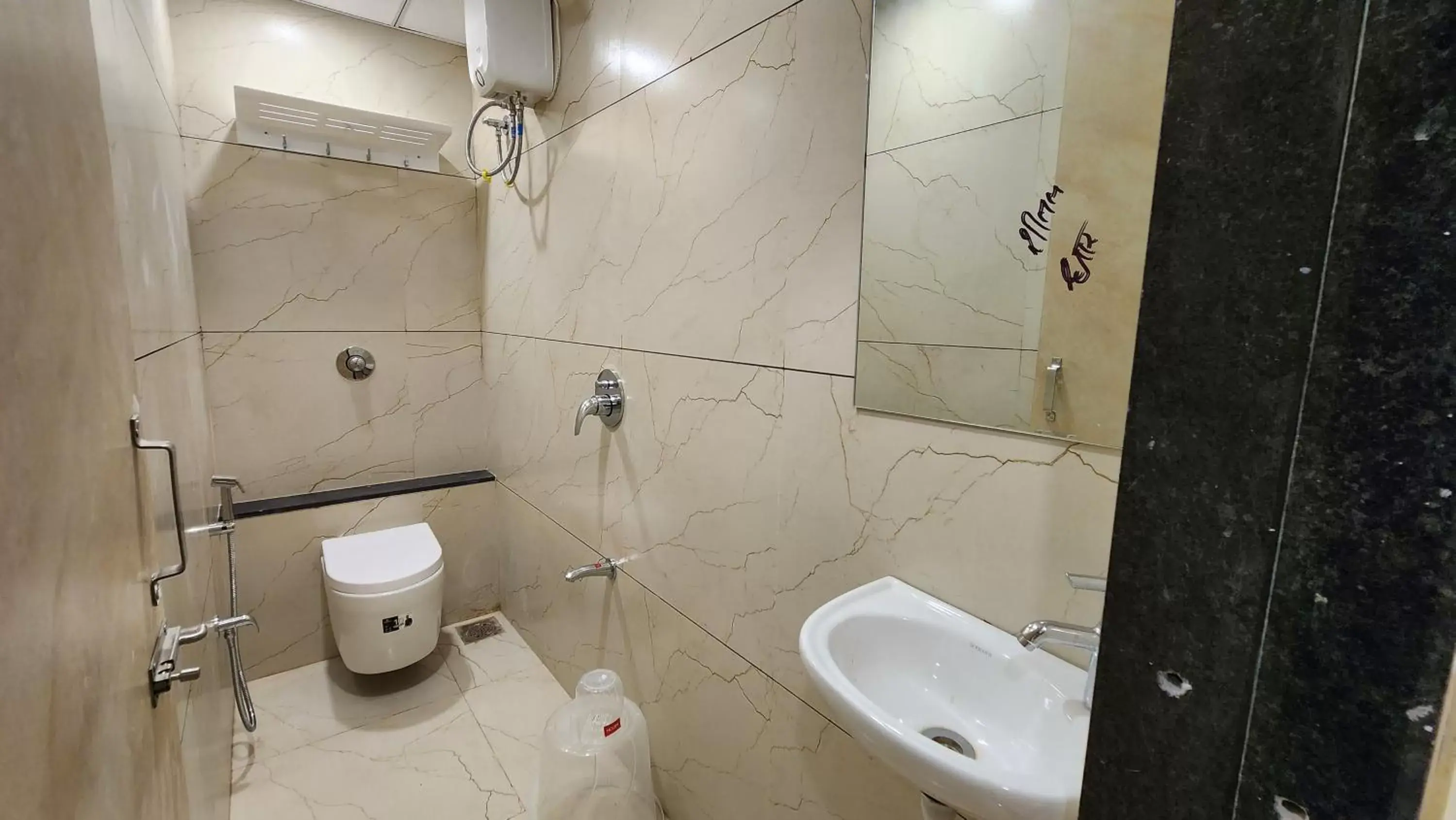 Deluxe Double Room - single occupancy in Hotel Nova Safal Deluxe Double Room - single occupancy in Hotel Nova Safal