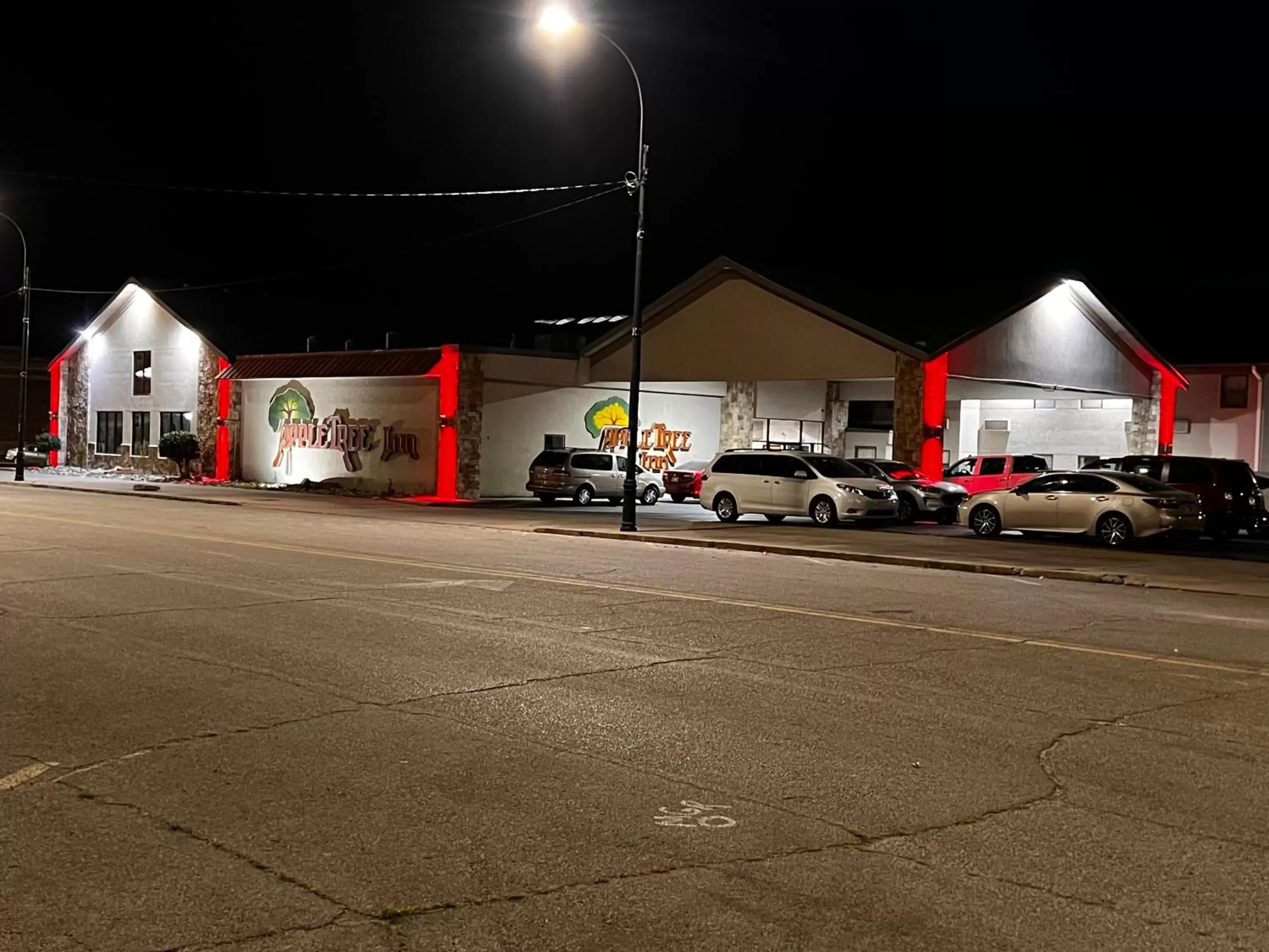 Property building in Apple Tree Inn Property building in Apple Tree Inn