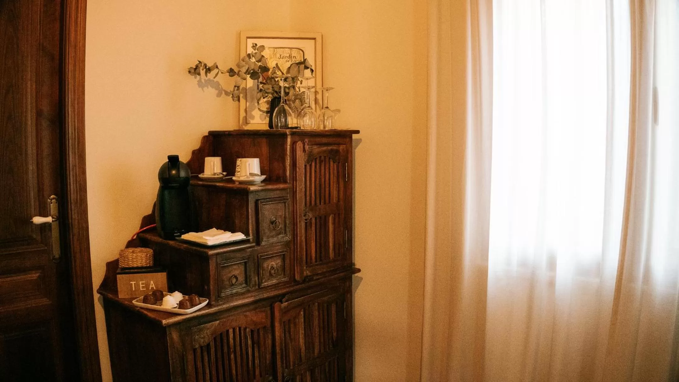 Coffee/tea facilities in Hospedería Ballesteros