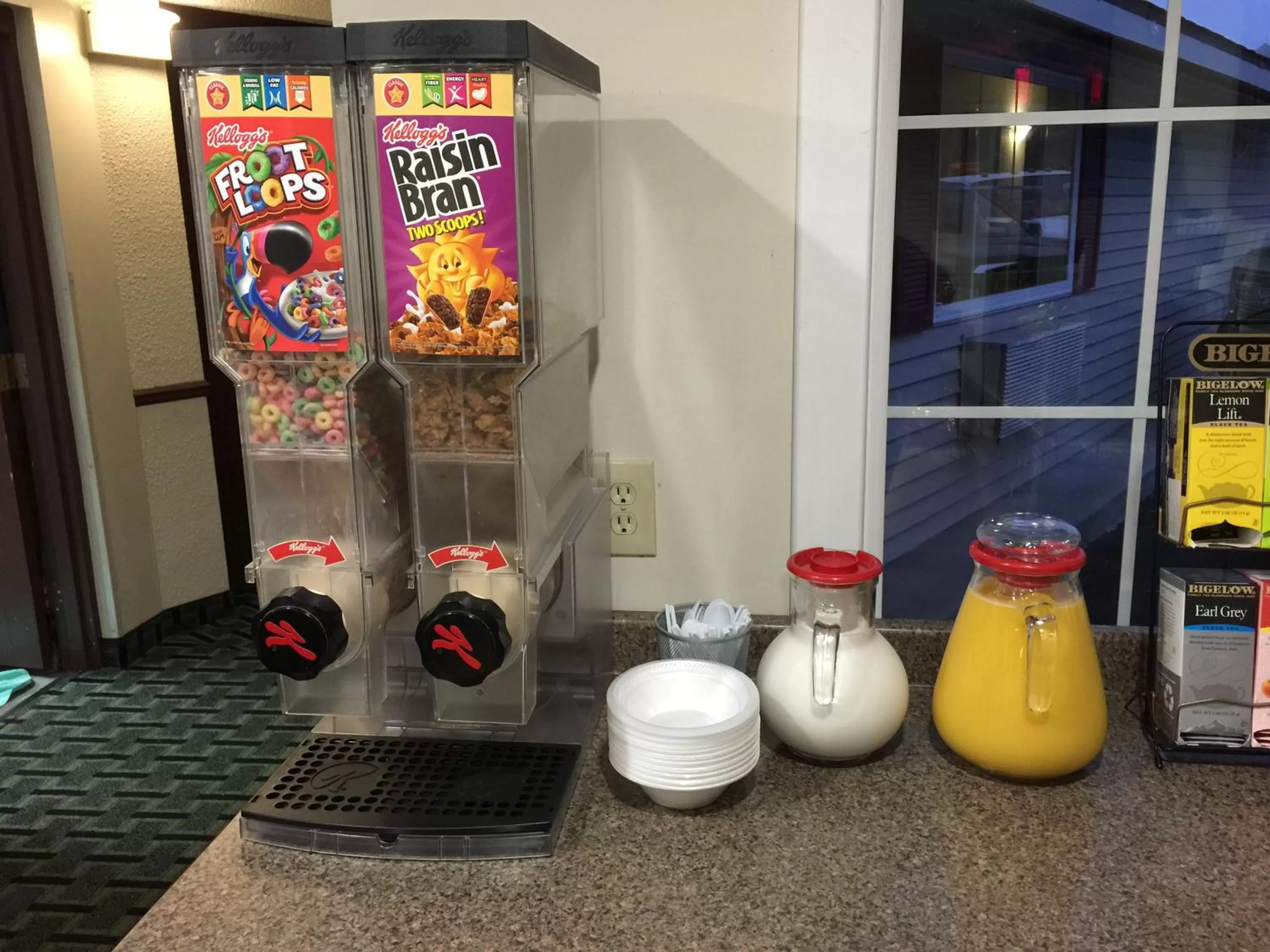 Breakfast in Cadillac Inn