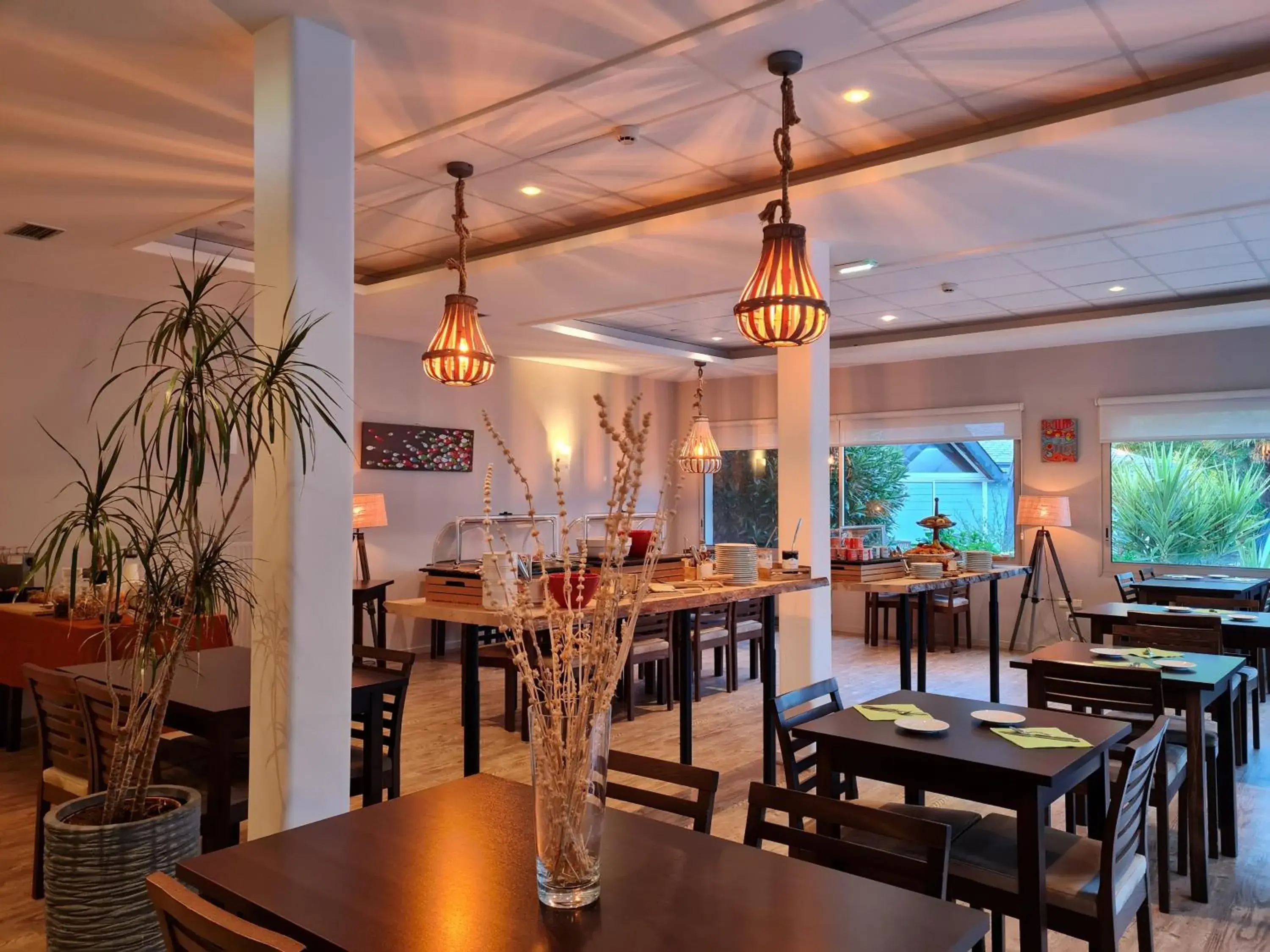 Restaurant/Places to Eat in Hôtel du Golf Saint-Laurent
