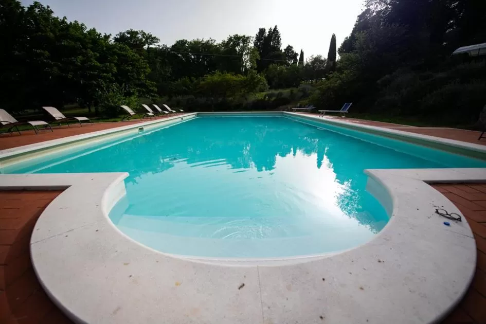 Swimming pool in Monastero Le Grazie