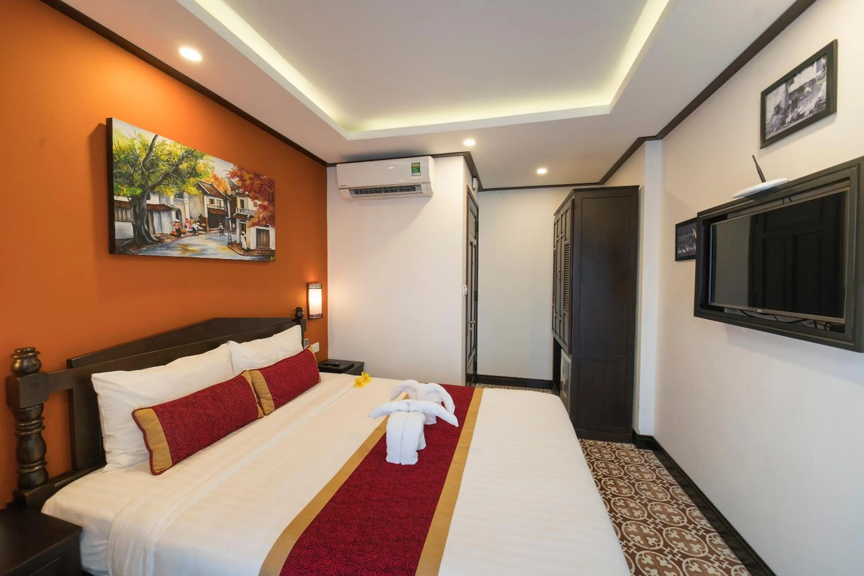 Bedroom in Golden Bell Backpacker Hotel & Pool Bar