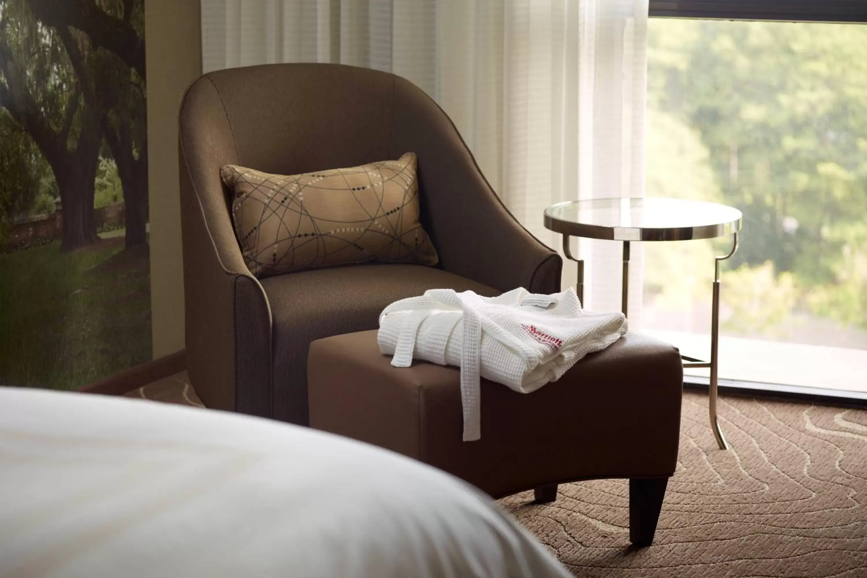 Photo of the whole room, Bed in Atlanta Marriott Northwest at Galleria