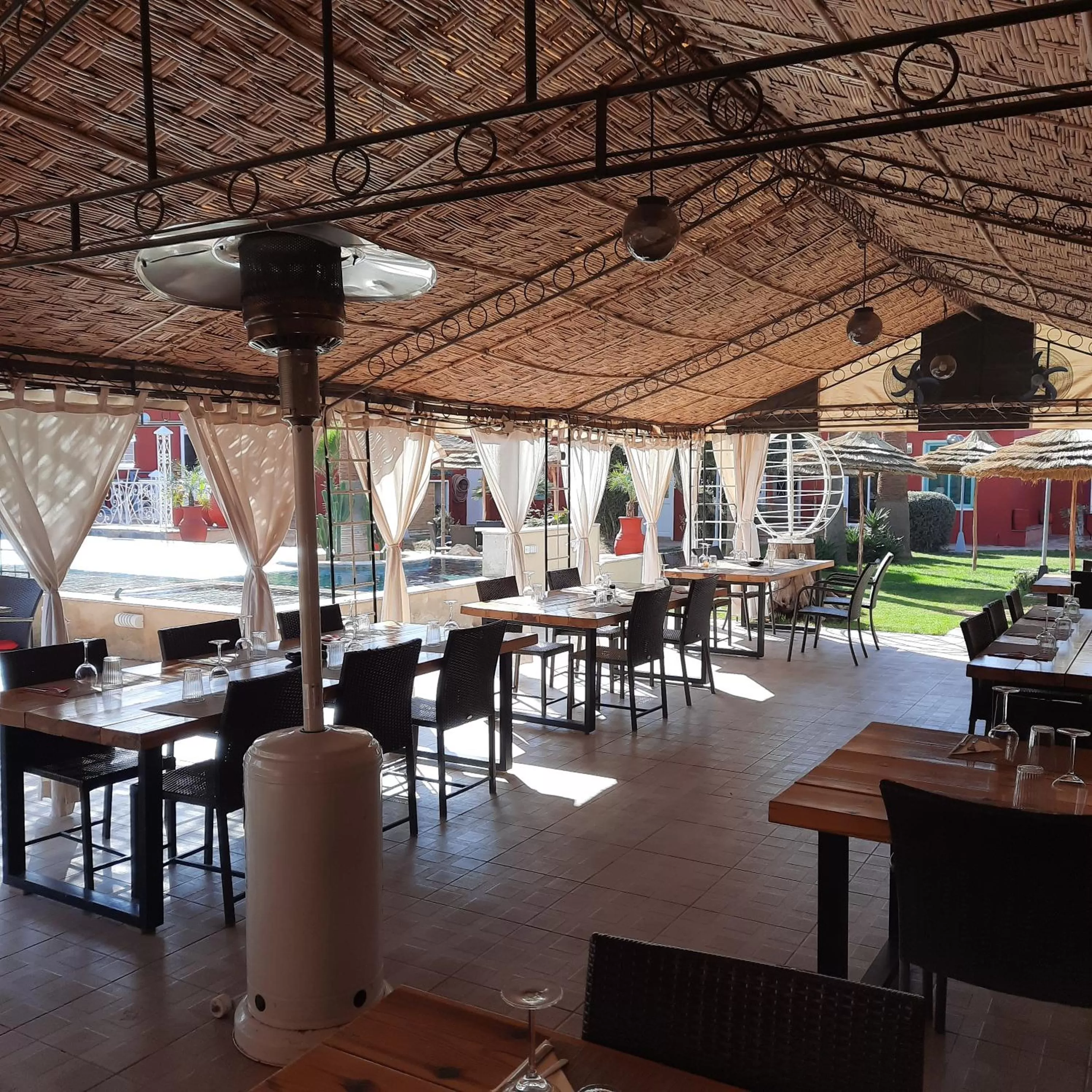 Balcony/Terrace, Restaurant/Places to Eat in Résidence Habiba