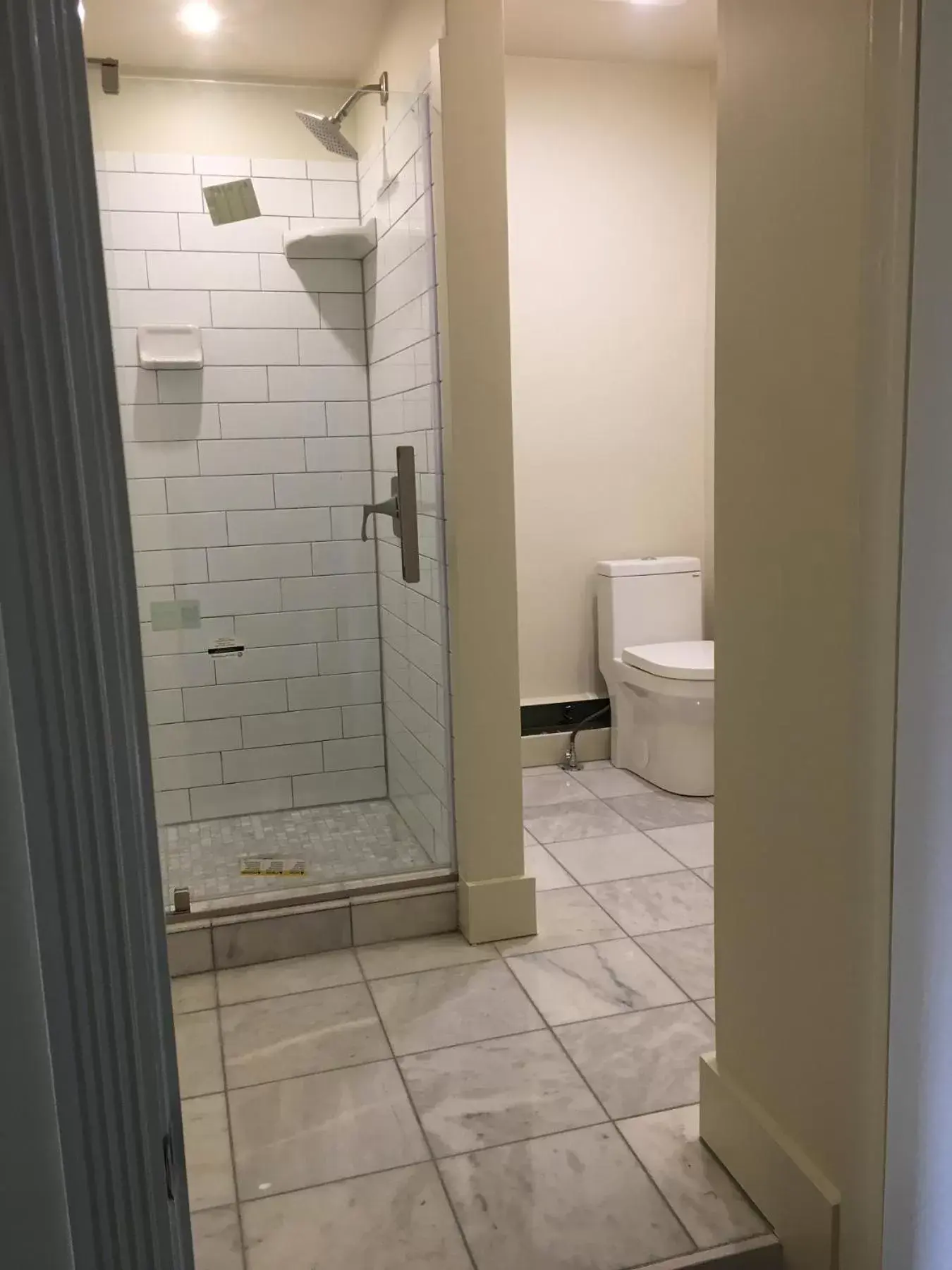 Shower, Bathroom in Morgan State House Inn