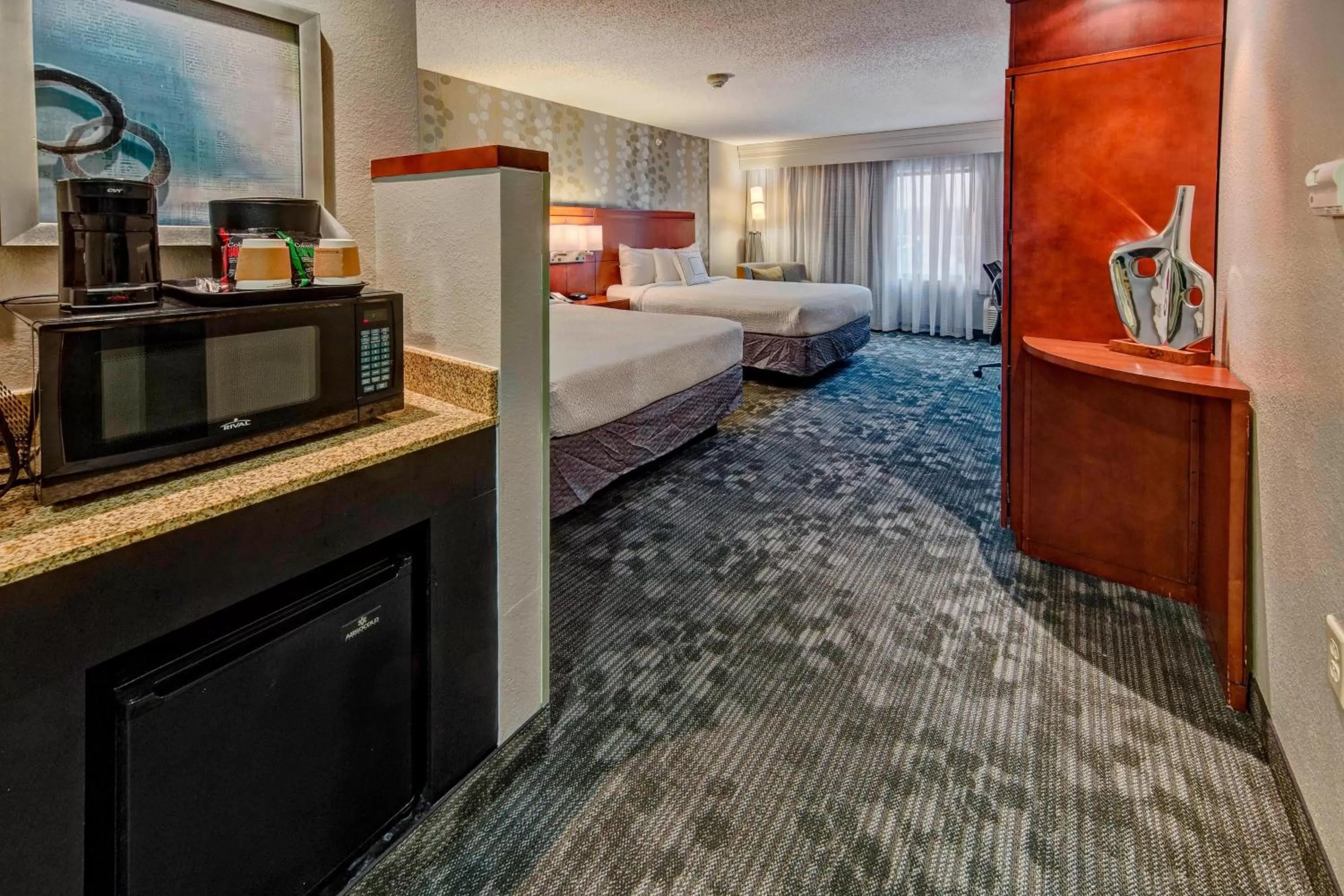 Photo of the whole room, Bed in Courtyard by Marriott Alexandria