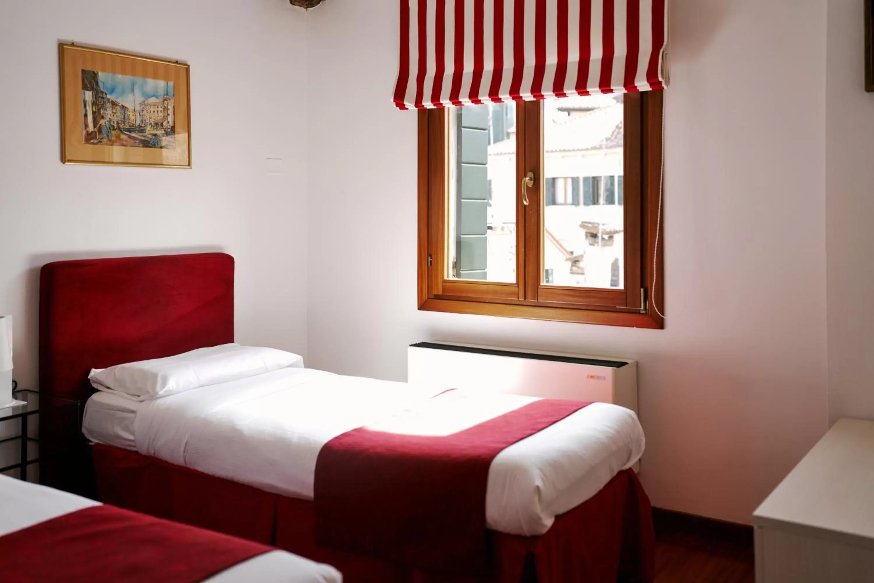 Bedroom, Bed in Palazzo San Luca