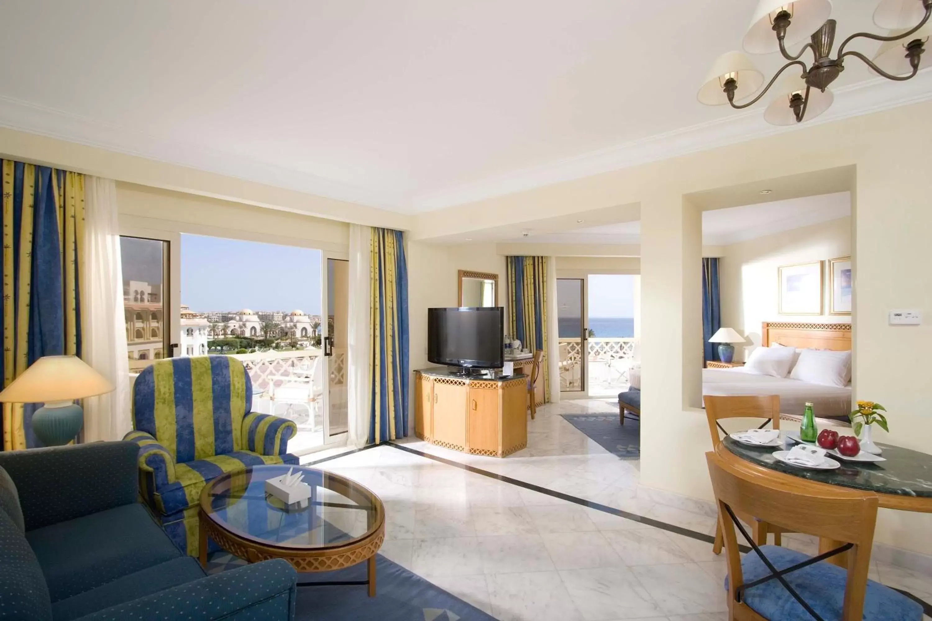 Bedroom, Seating Area in Old Palace Resort Sahl Hasheesh